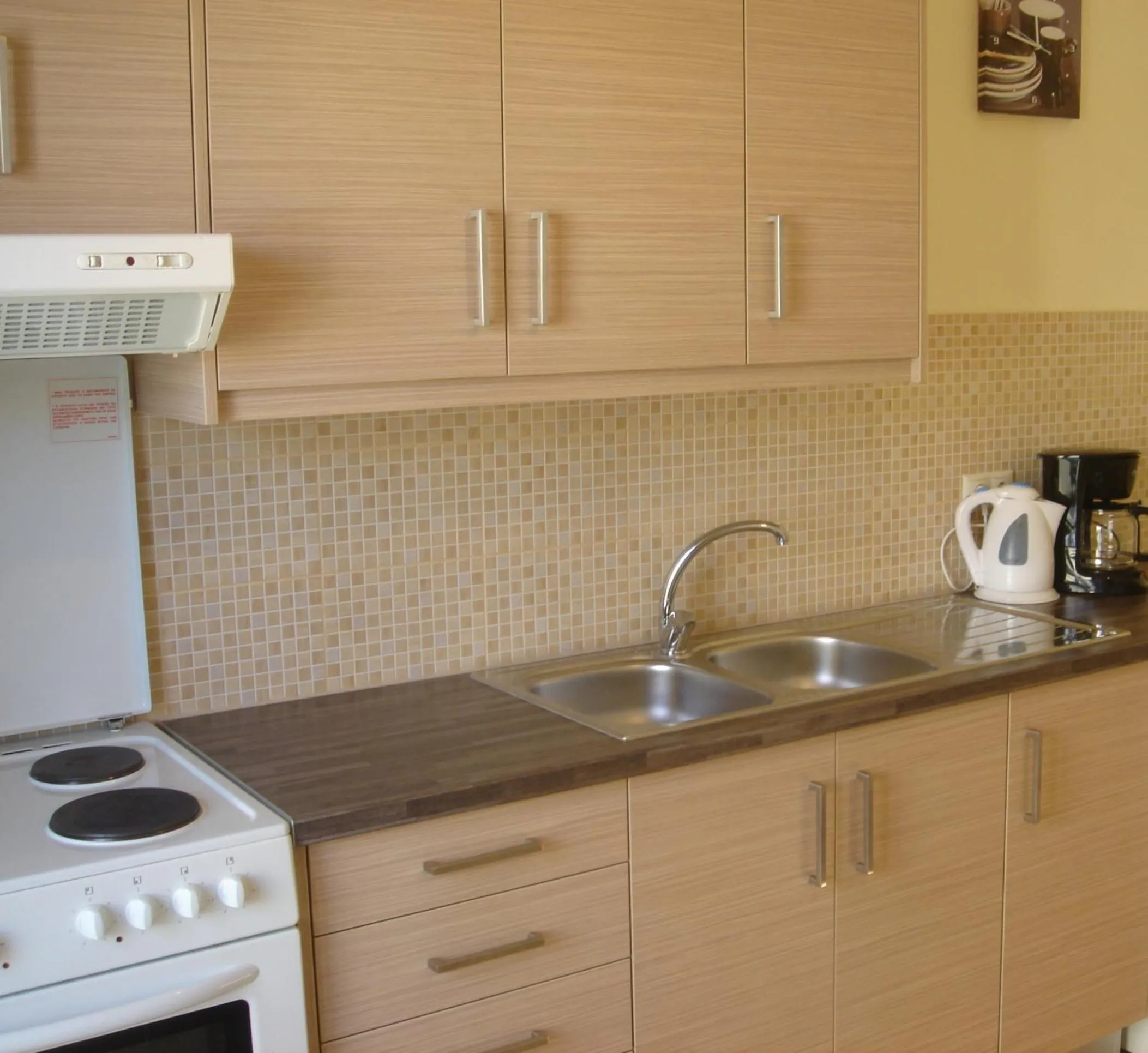 Coffee/tea facilities in Neapolis Apartments
