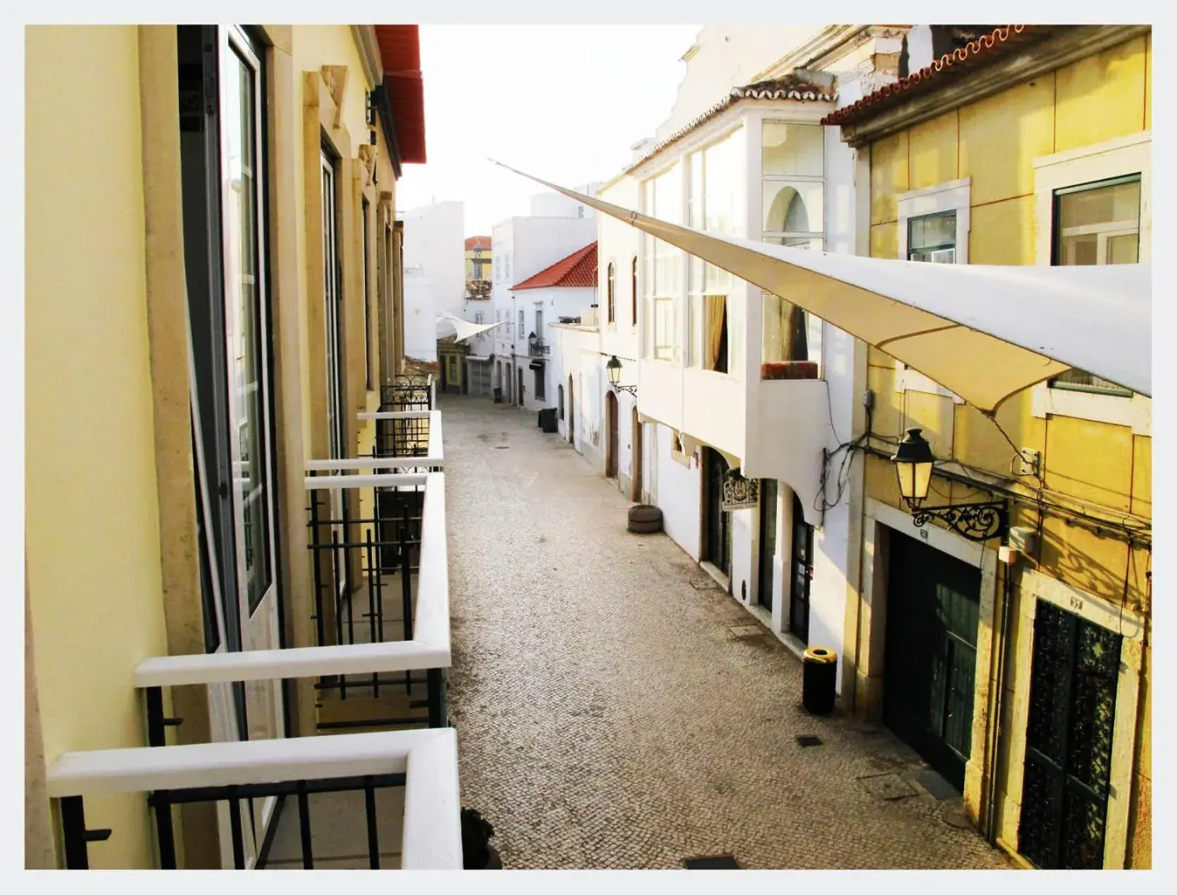 Property building in Senhor Gigi Property building in Senhor Gigi