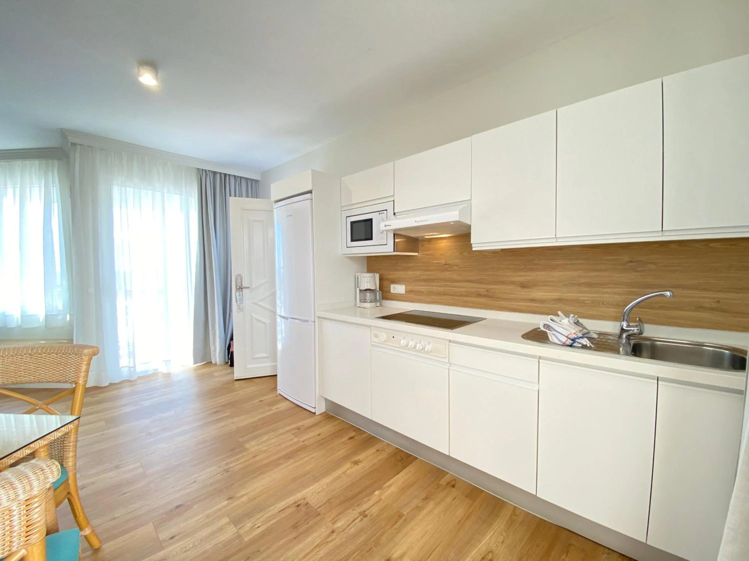 kitchen in Hotel Esmeralda Maris by LIVVO