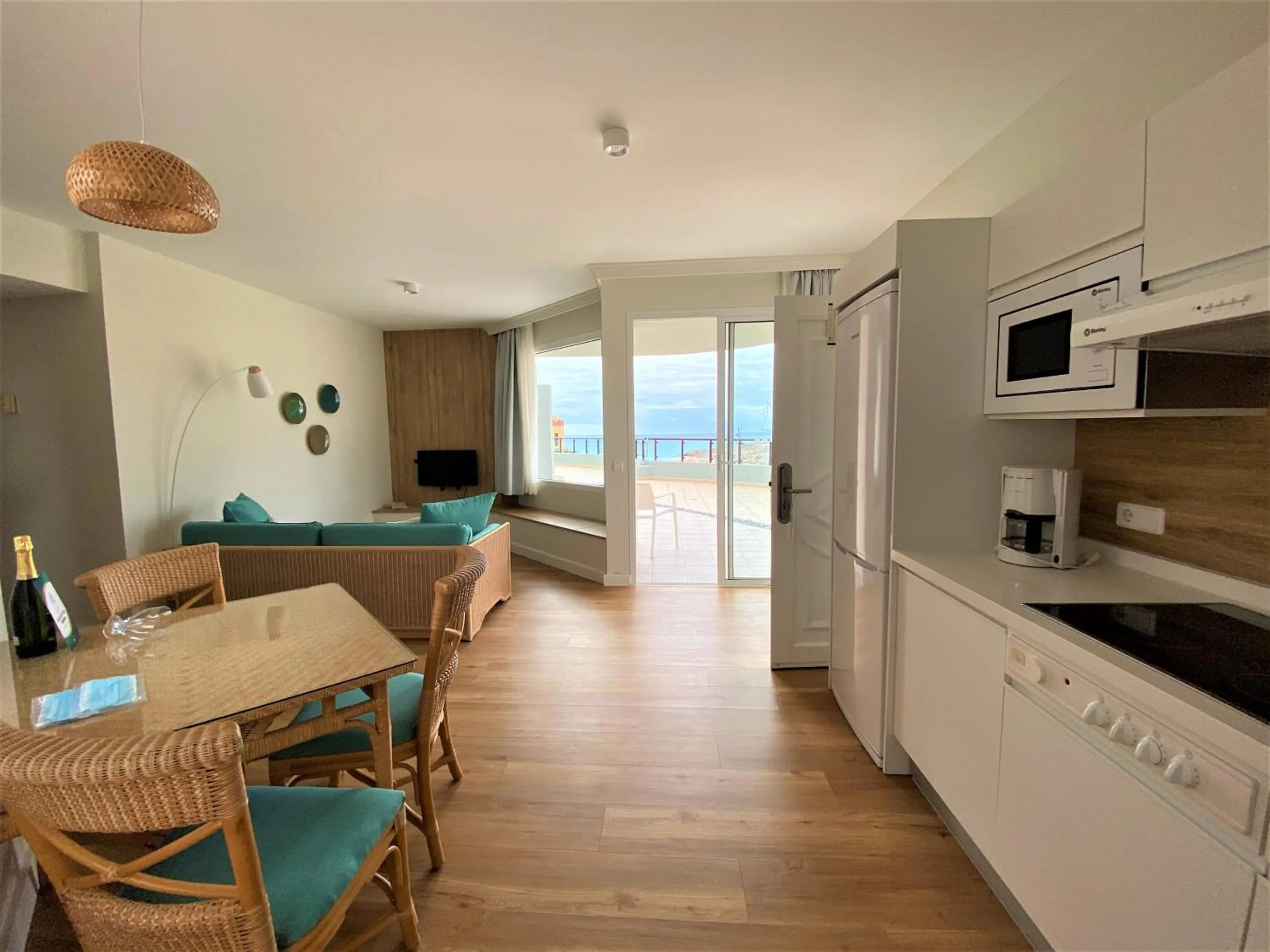 Living room in Hotel Esmeralda Maris by LIVVO