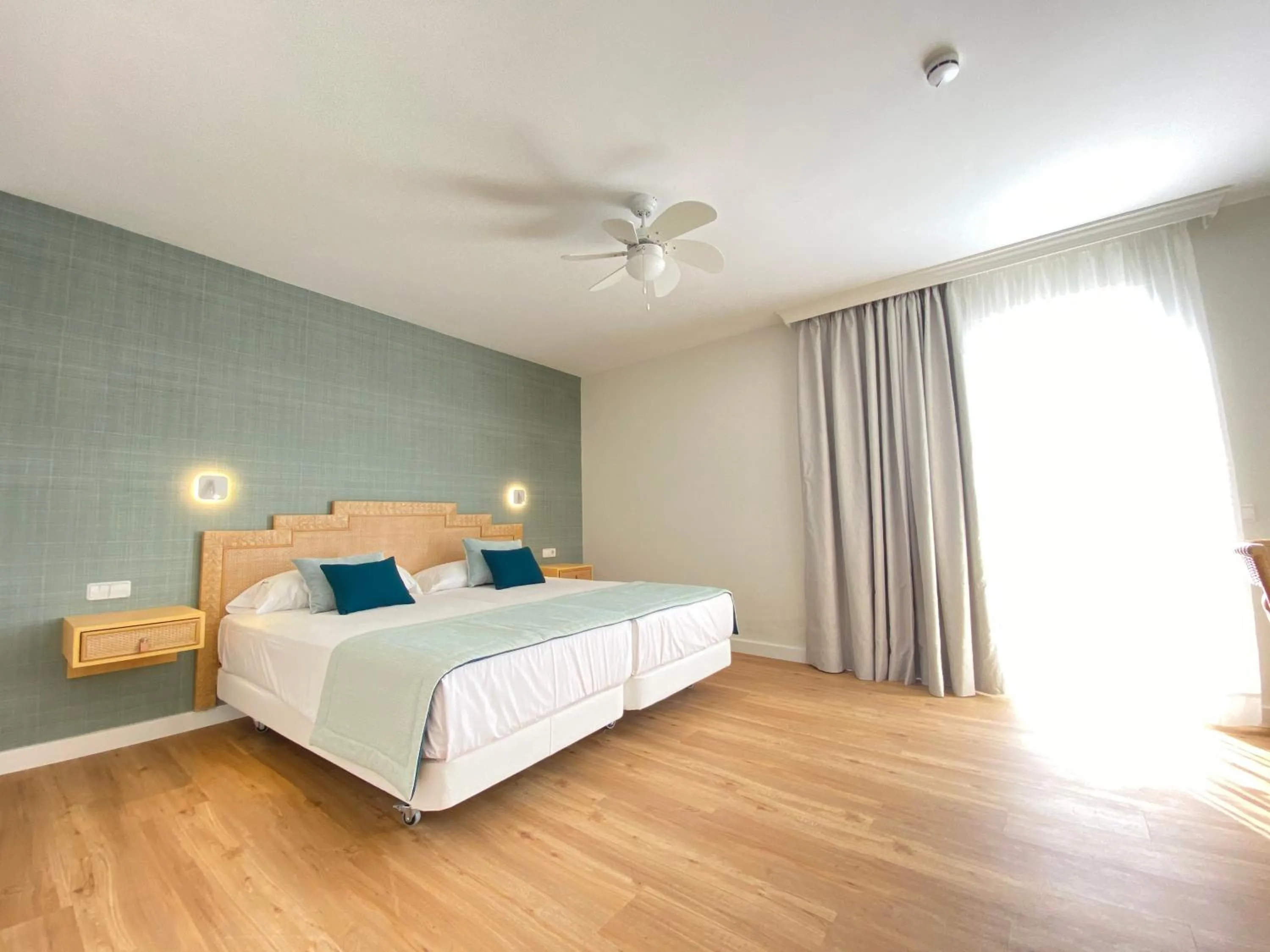 Bedroom, Bed in Hotel Esmeralda Maris by LIVVO