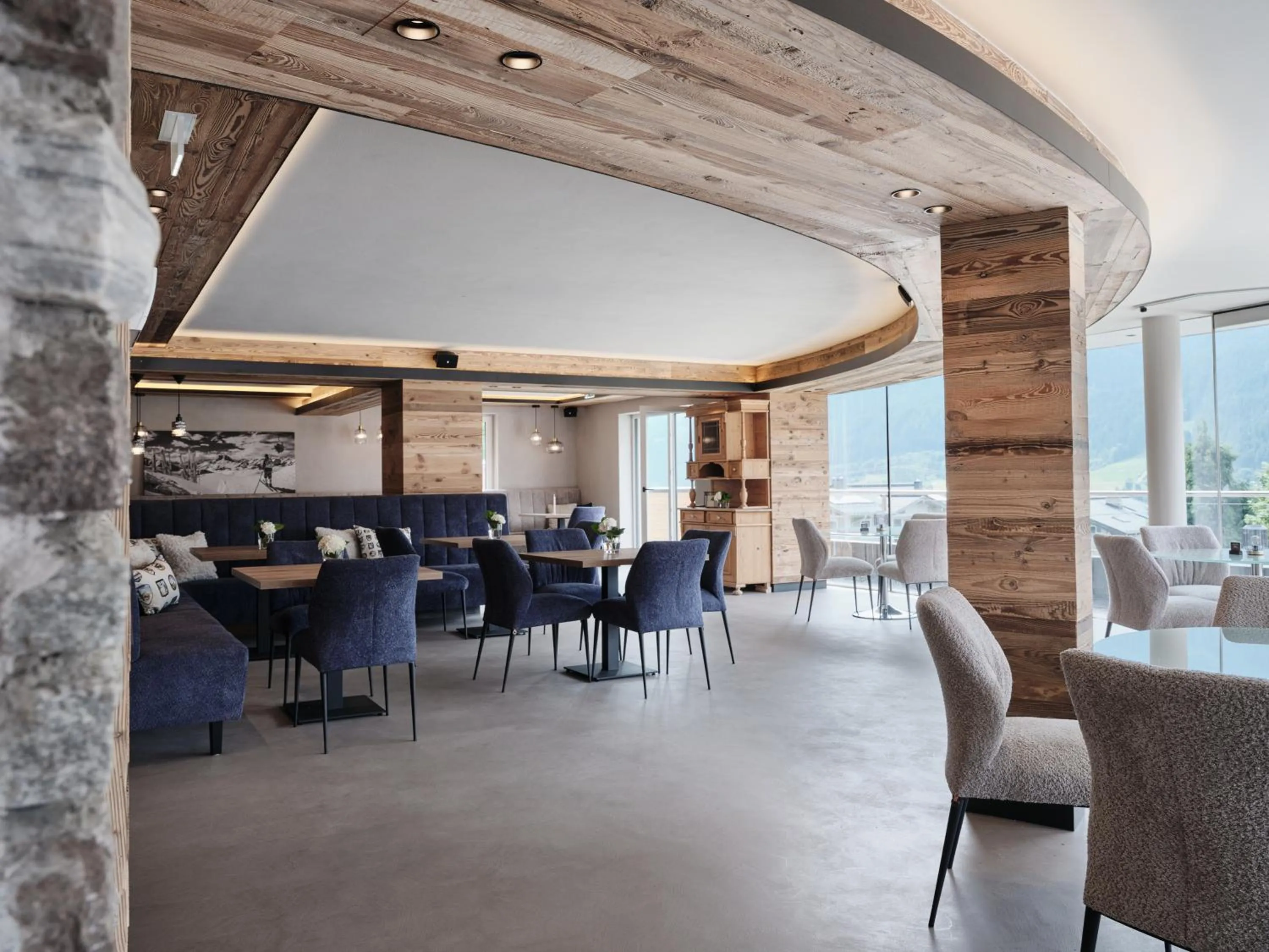 Restaurant/places to eat in Hotel Garni Pinzgau, Fabian Hüttl