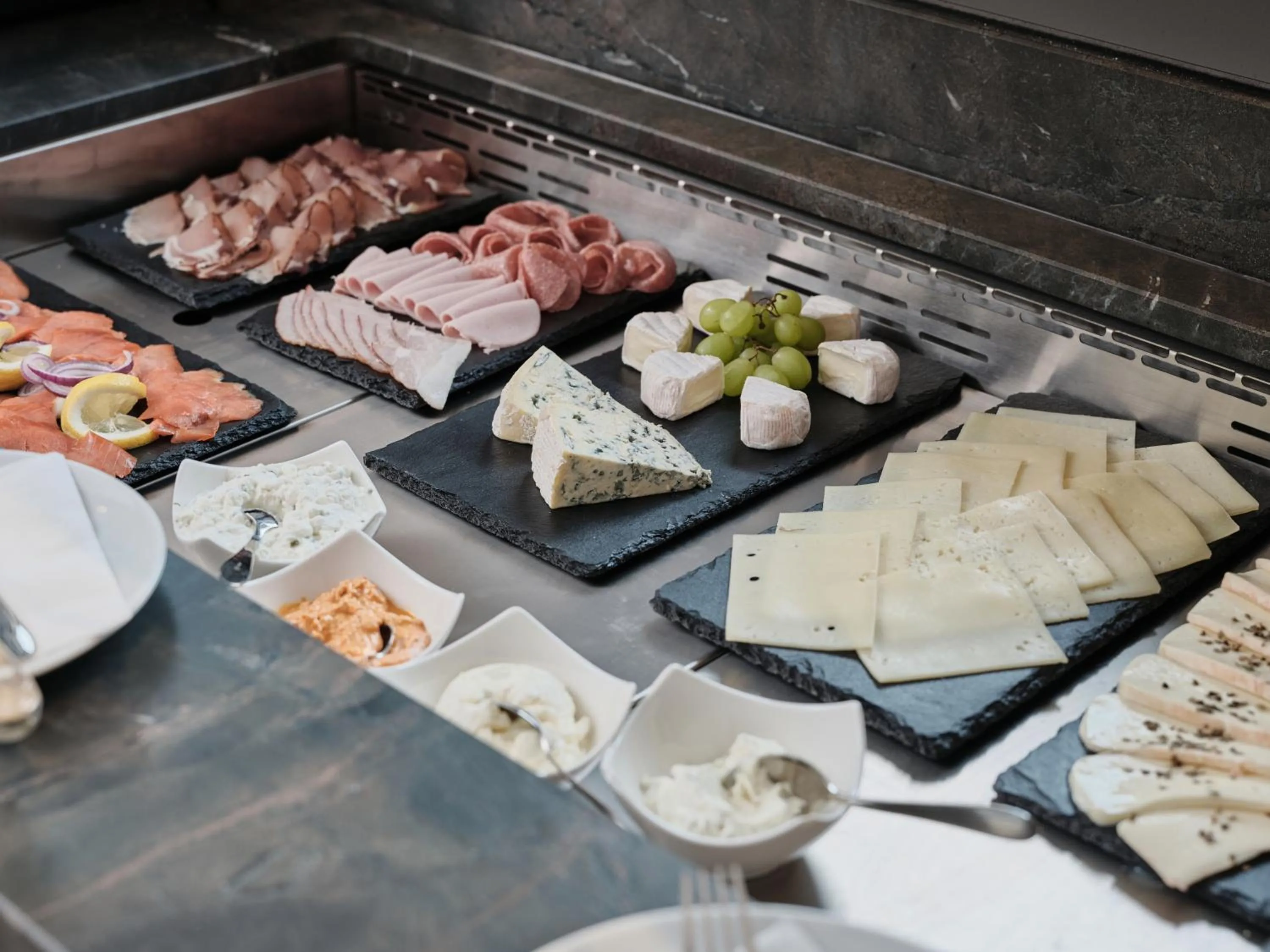 Buffet breakfast in Hotel Garni Pinzgau, Fabian Hüttl