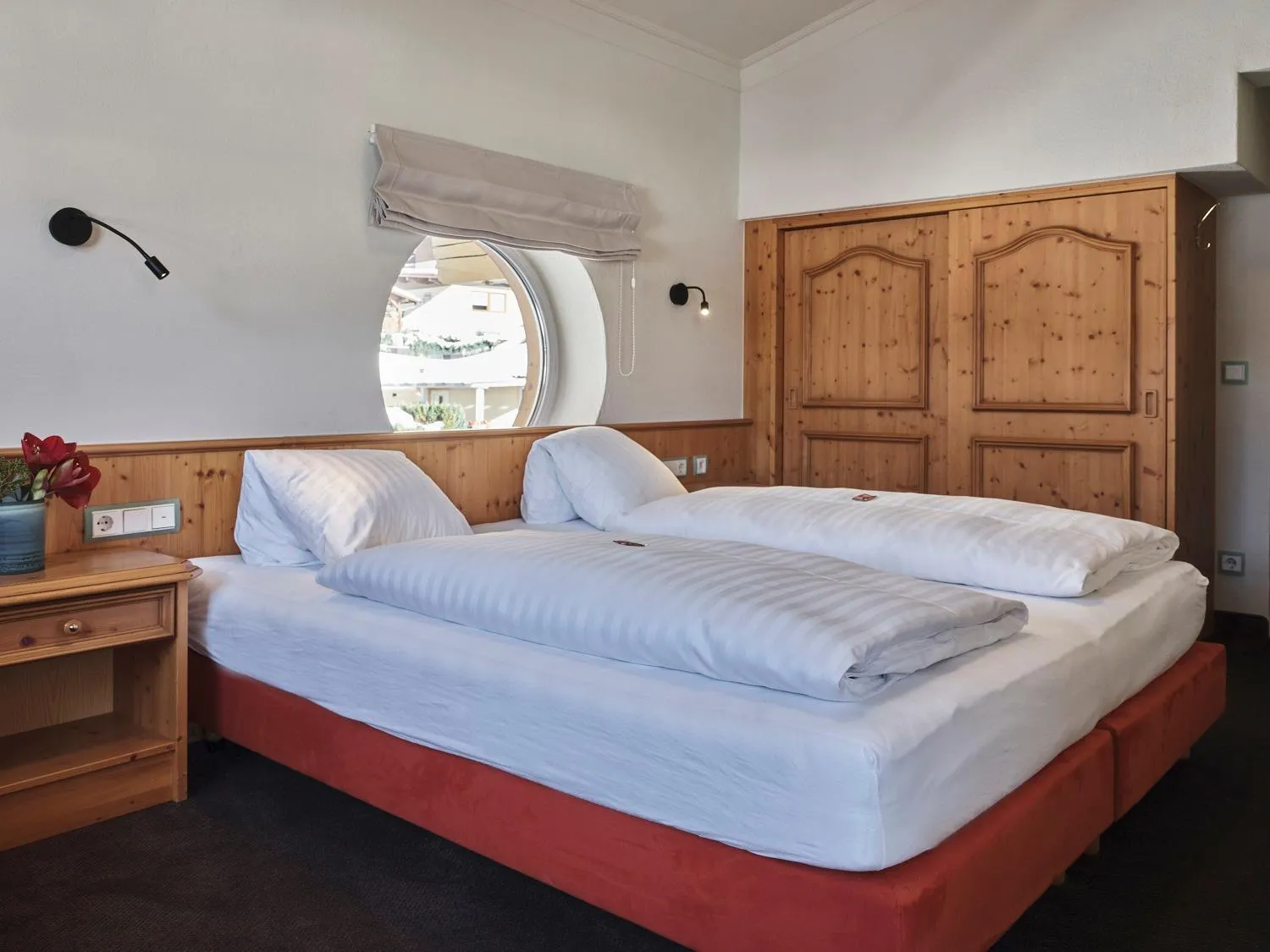 Bed in Hotel Garni Pinzgau, Fabian Hüttl