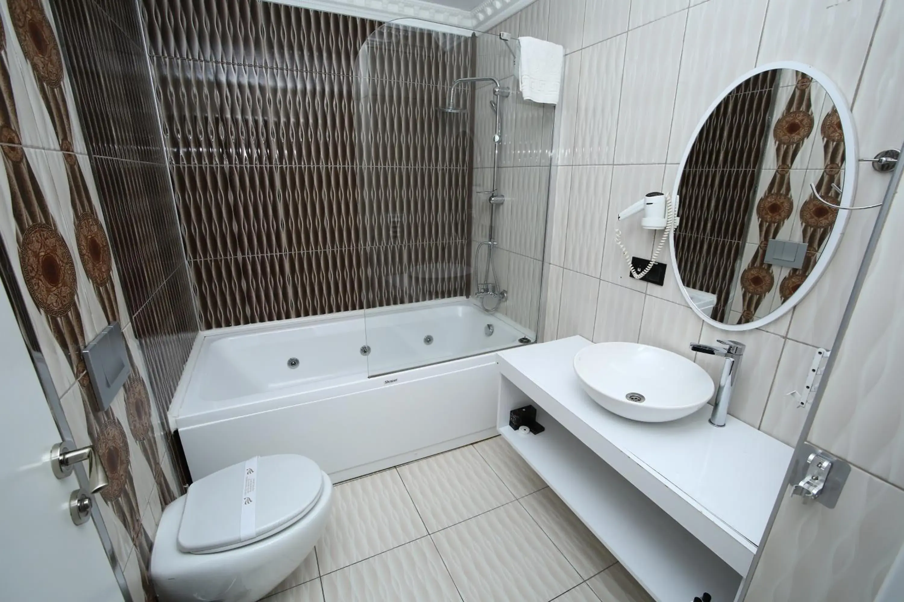Suite with Balcony in Grand Silay Hotel Suite with Balcony in Grand Silay Hotel
