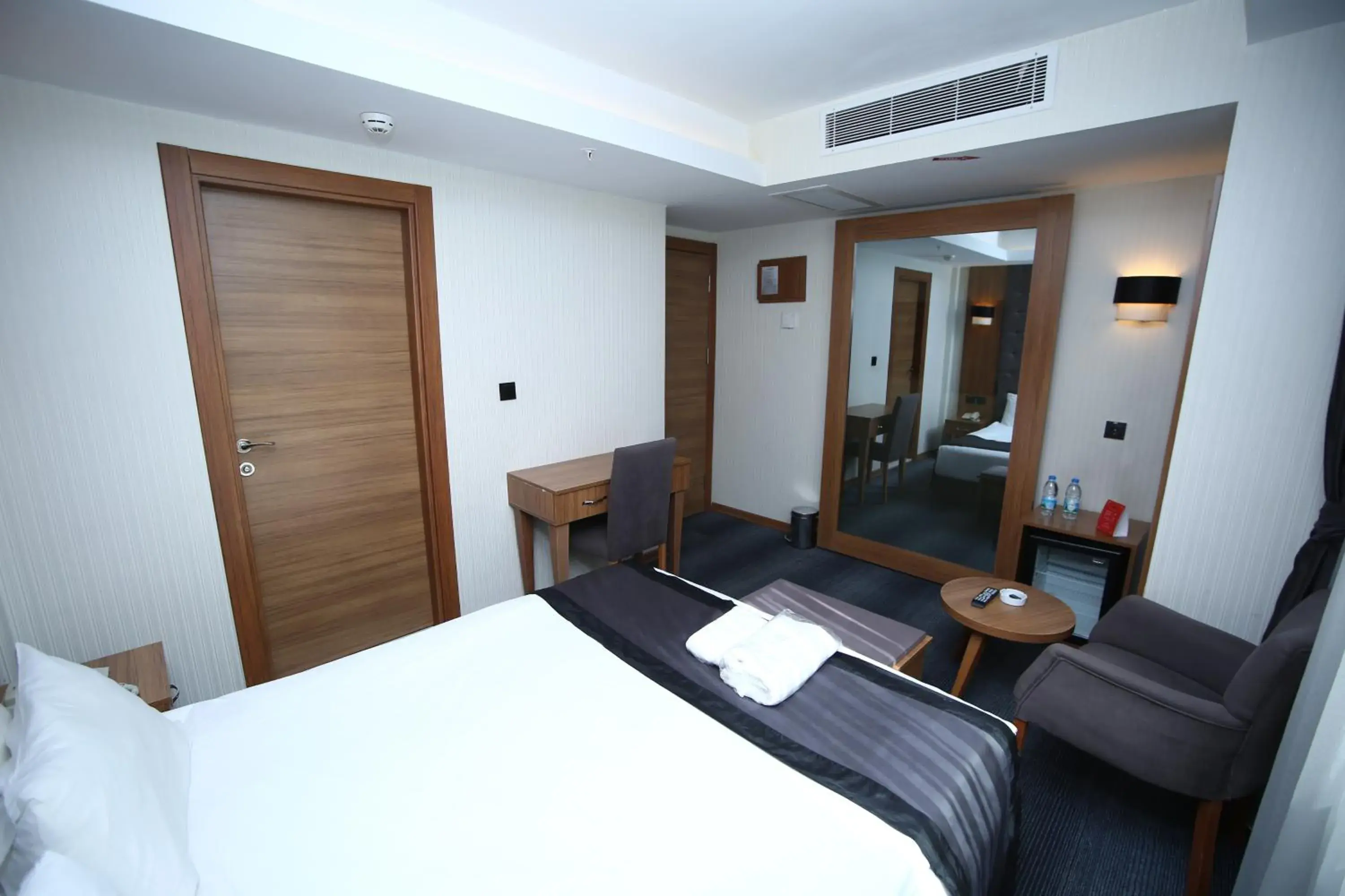 Budget Twin Room in Grand Silay Hotel Budget Twin Room in Grand Silay Hotel