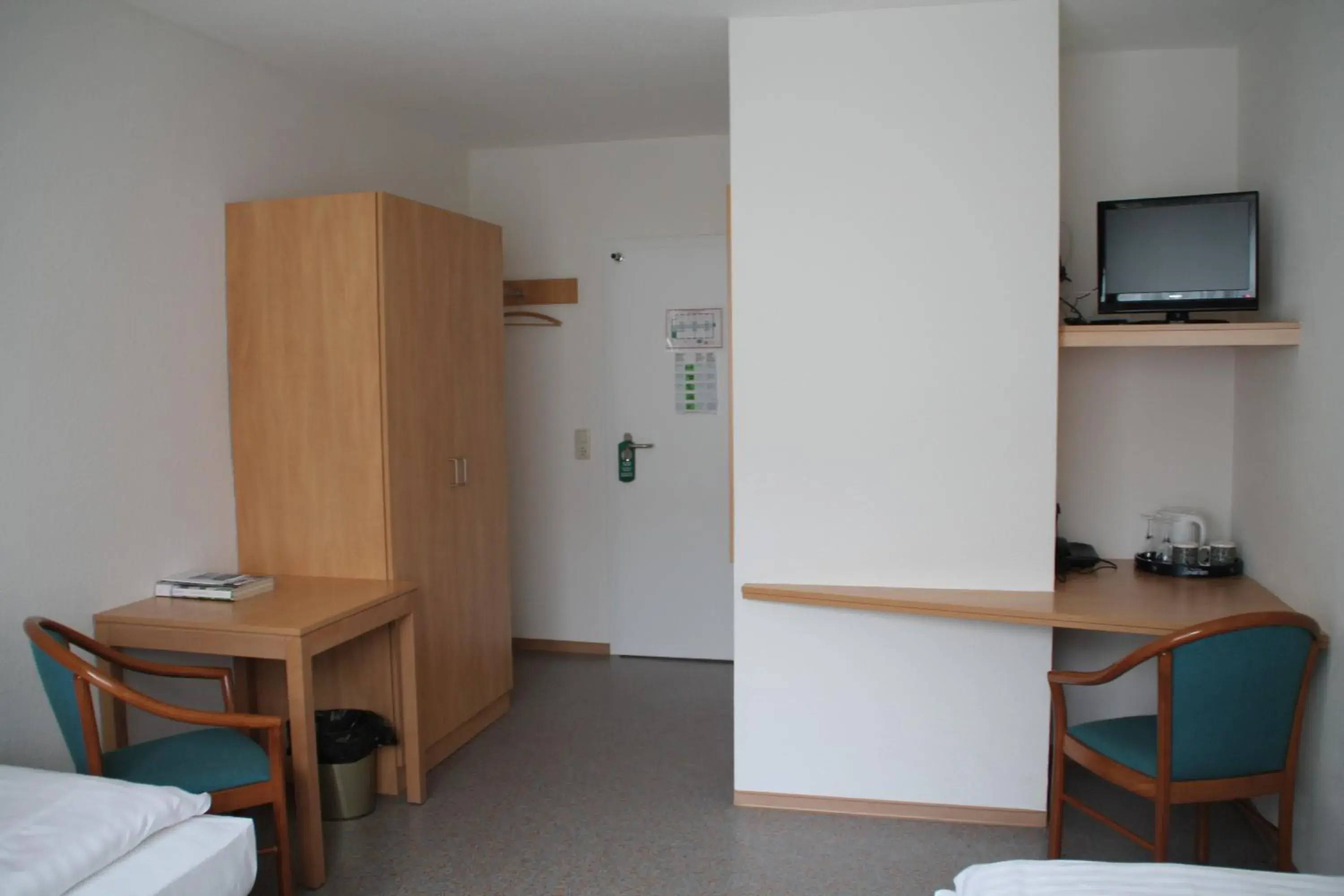 Twin Room in RIESENjunior Hanau by Trip Inn Twin Room in RIESENjunior Hanau by Trip Inn