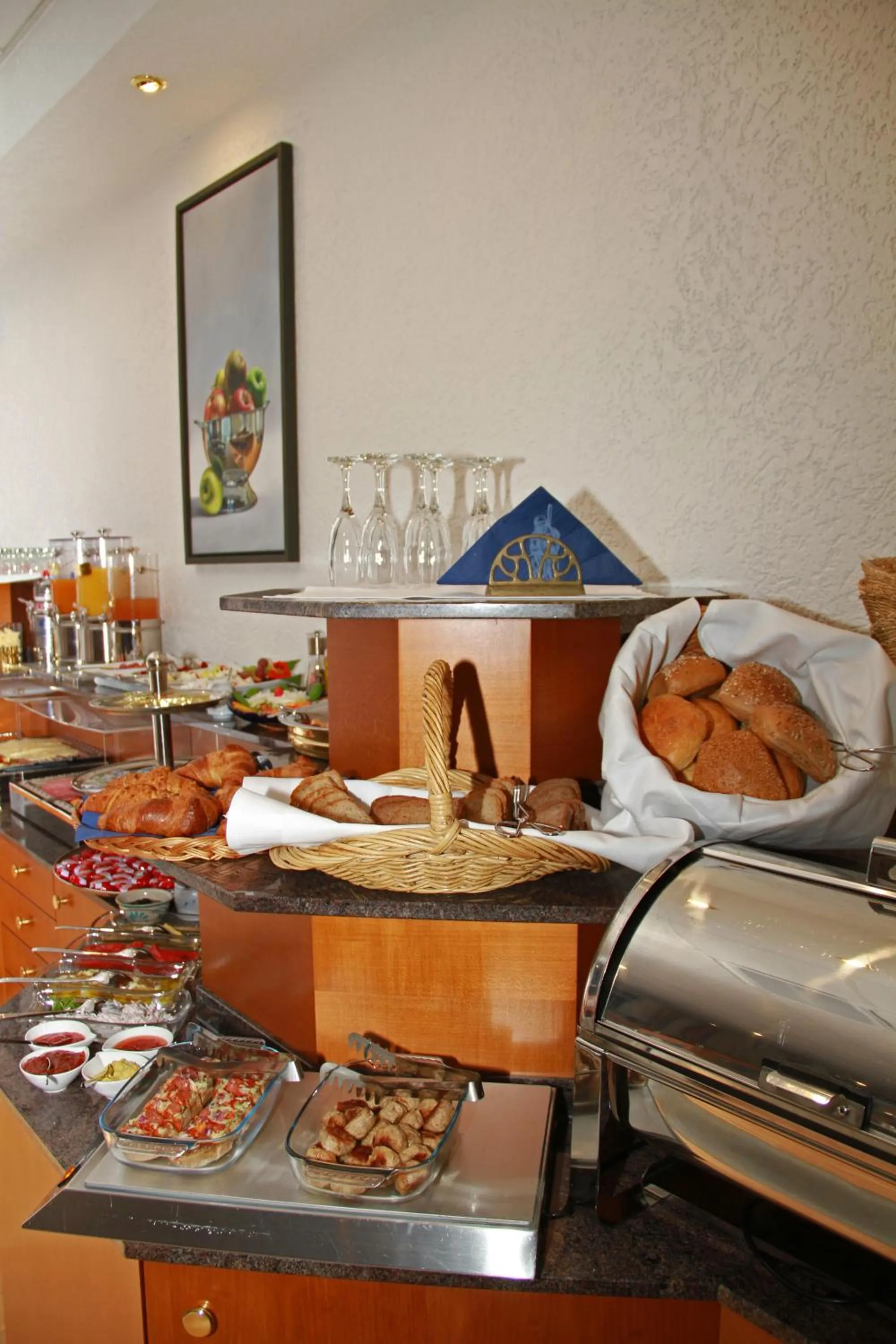 Buffet breakfast in RIESENjunior Hanau by Trip Inn