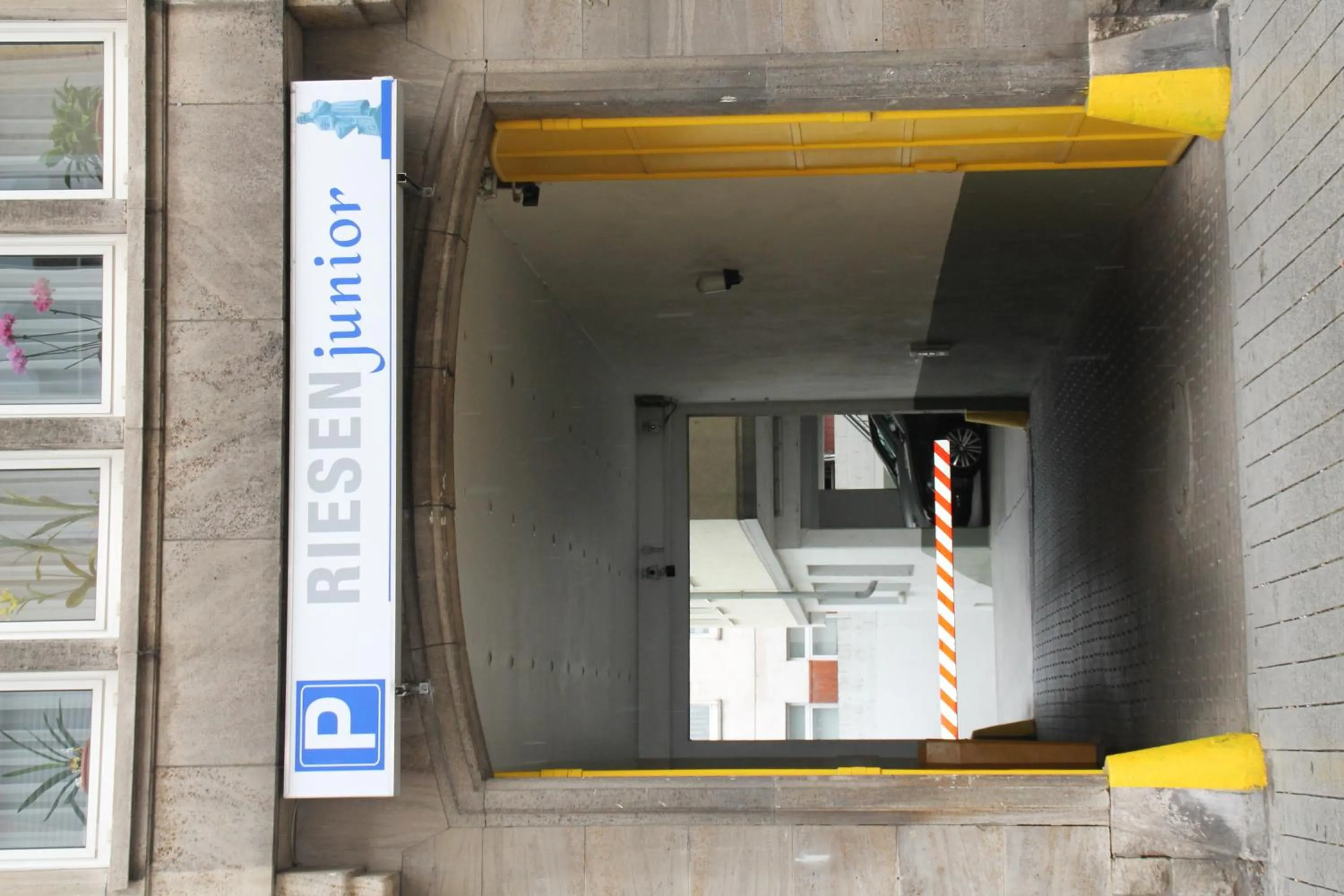 Facade/entrance in RIESENjunior Hanau by Trip Inn