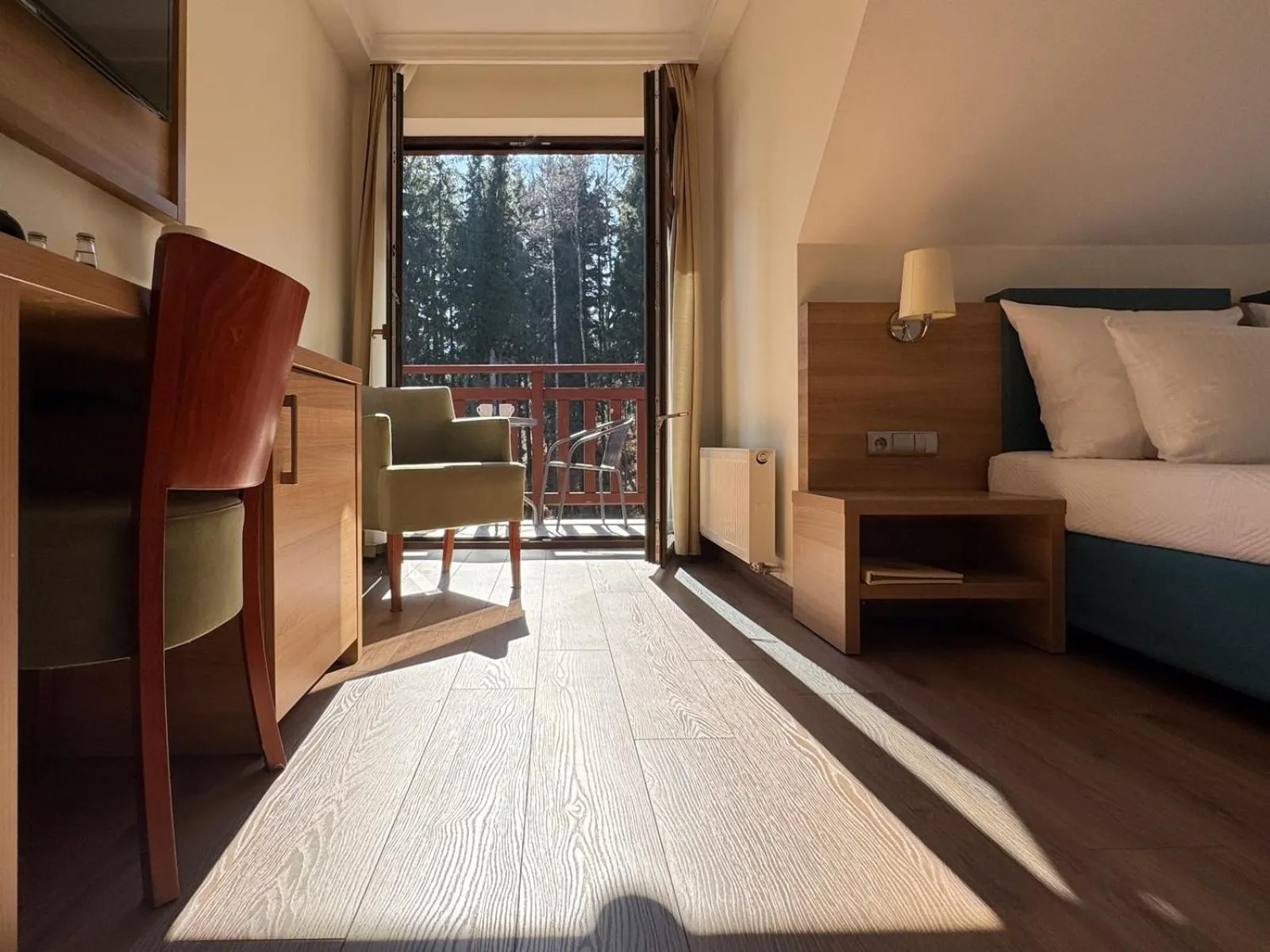 Balcony/Terrace, Bed in Greno Hotel & Spa