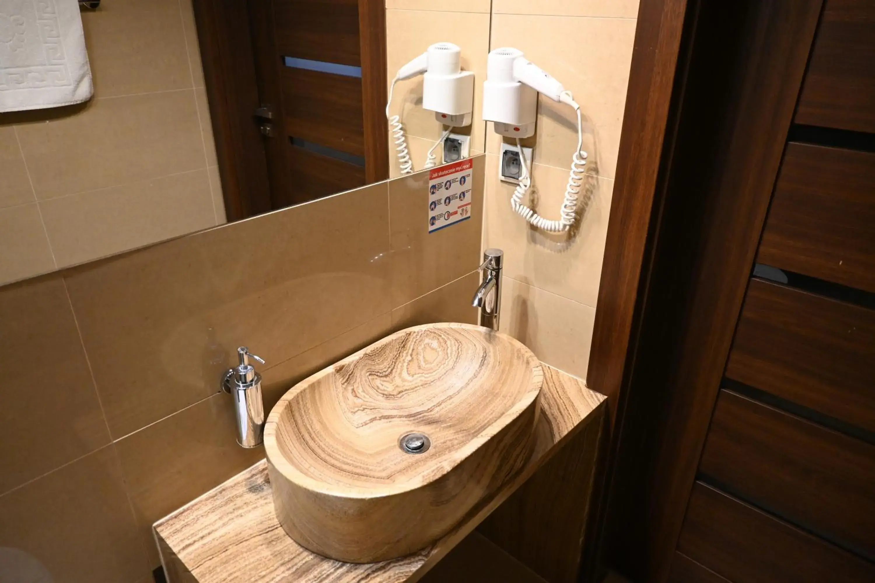 Economy Quadruple Room in Hotel Centrum Malbork Economy Quadruple Room in Hotel Centrum Malbork