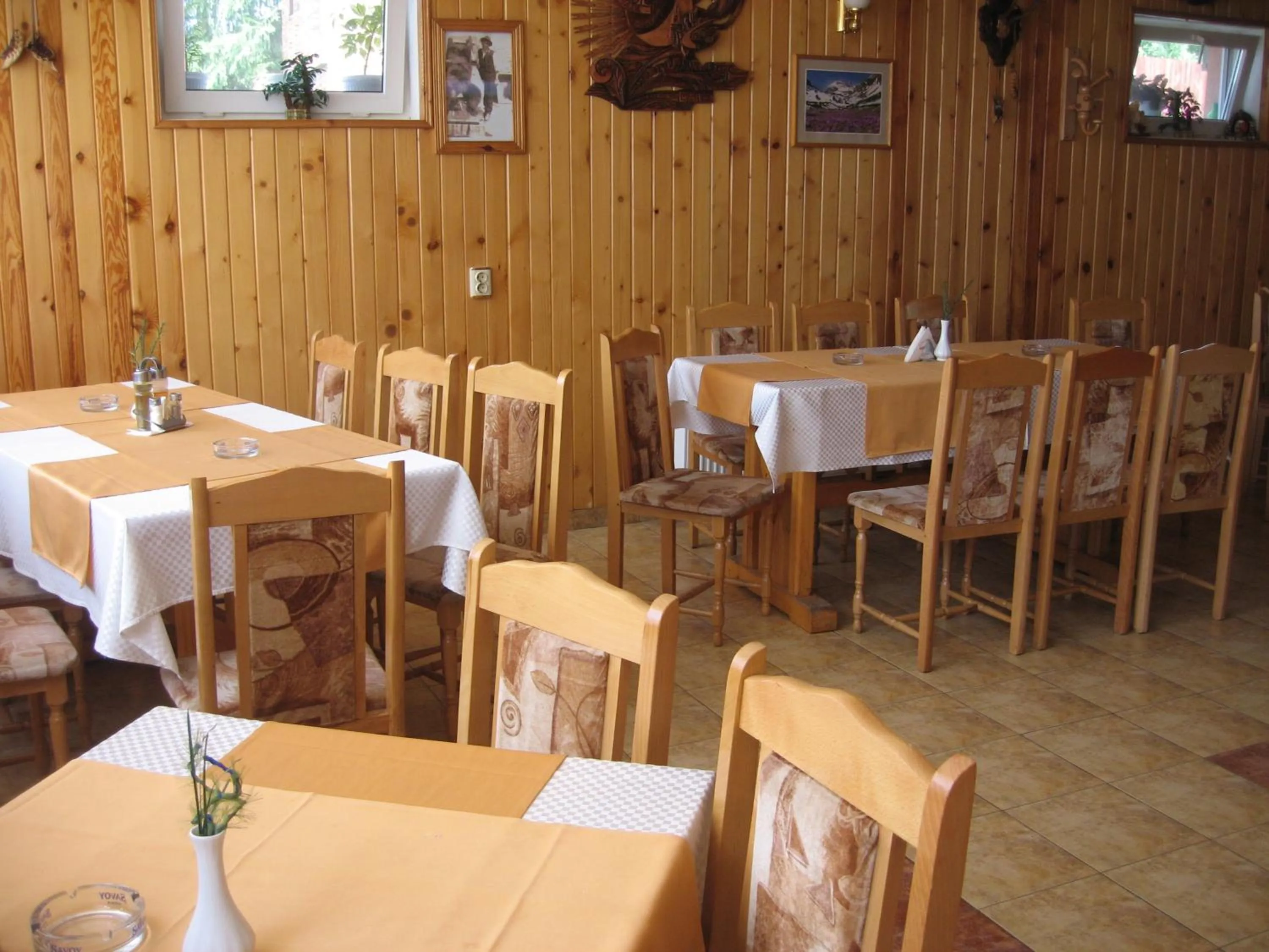 Restaurant/places to eat in Family Hotel Miglena