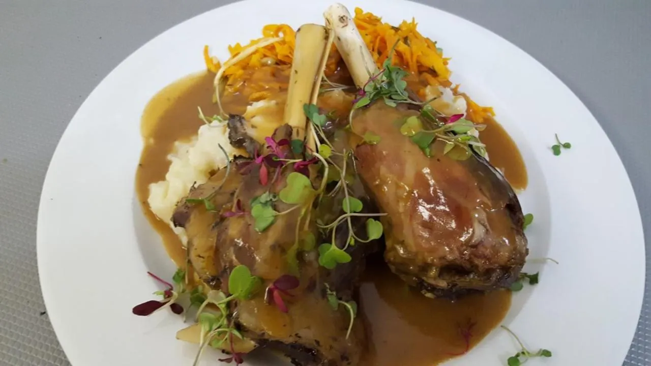 Restaurant/places to eat in Pheasant Hill Bed and Breakfast