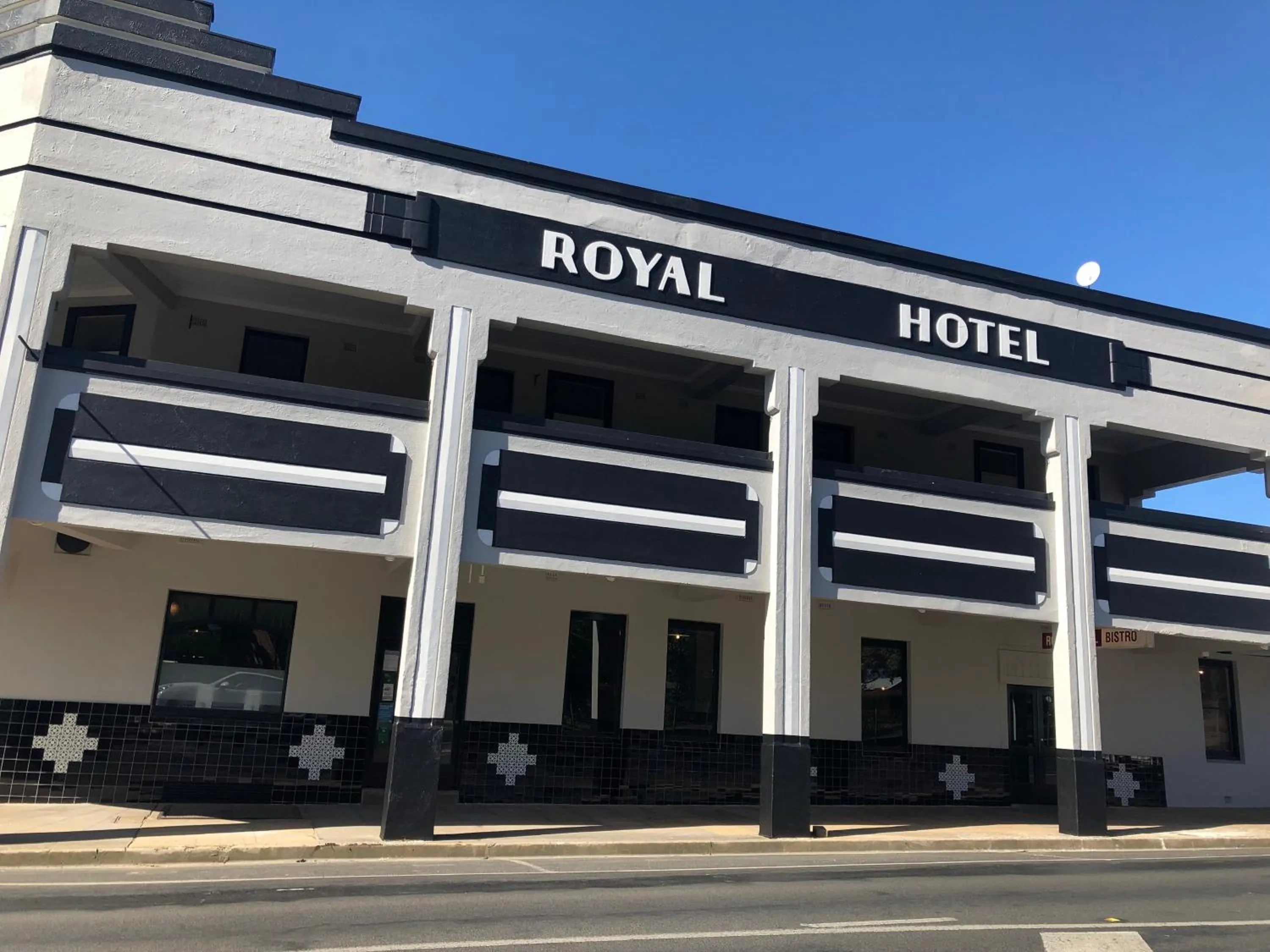 Property building in The Royal Hotel, Drouin
