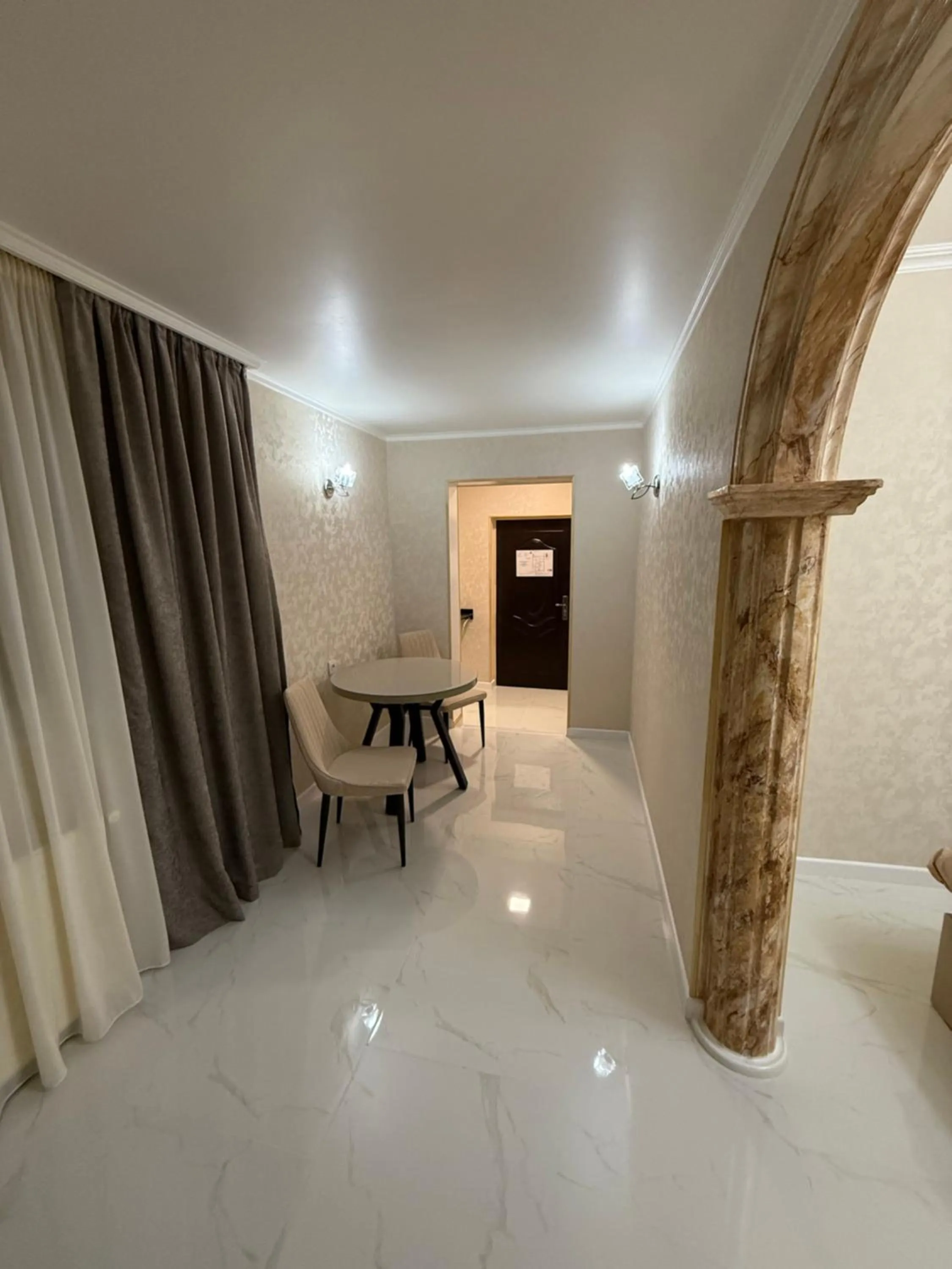 Living room in Paradise Hotel