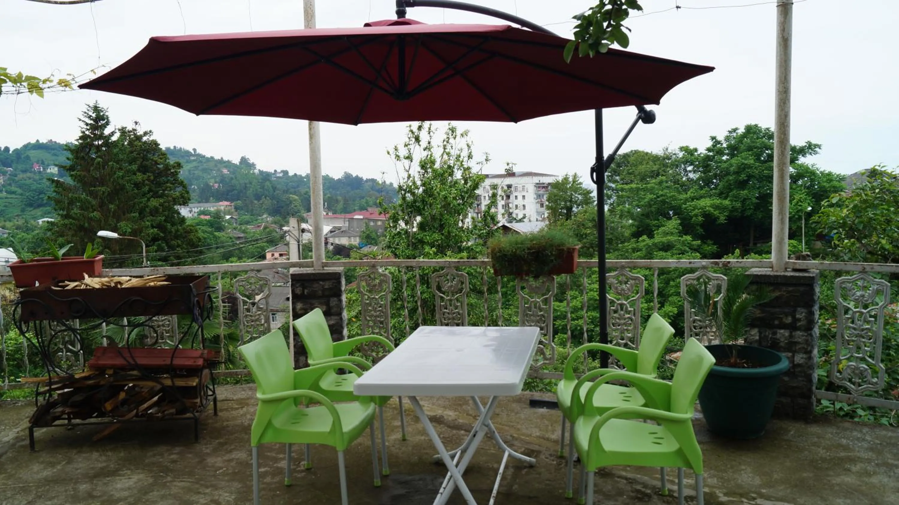 BBQ facilities in TJ Guest House