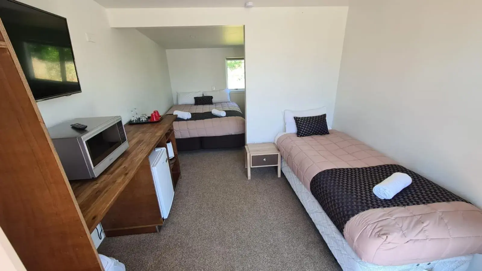 Double or Twin Room - Disability Access in Woodstock Hotel Double or Twin Room - Disability Access in Woodstock Hotel