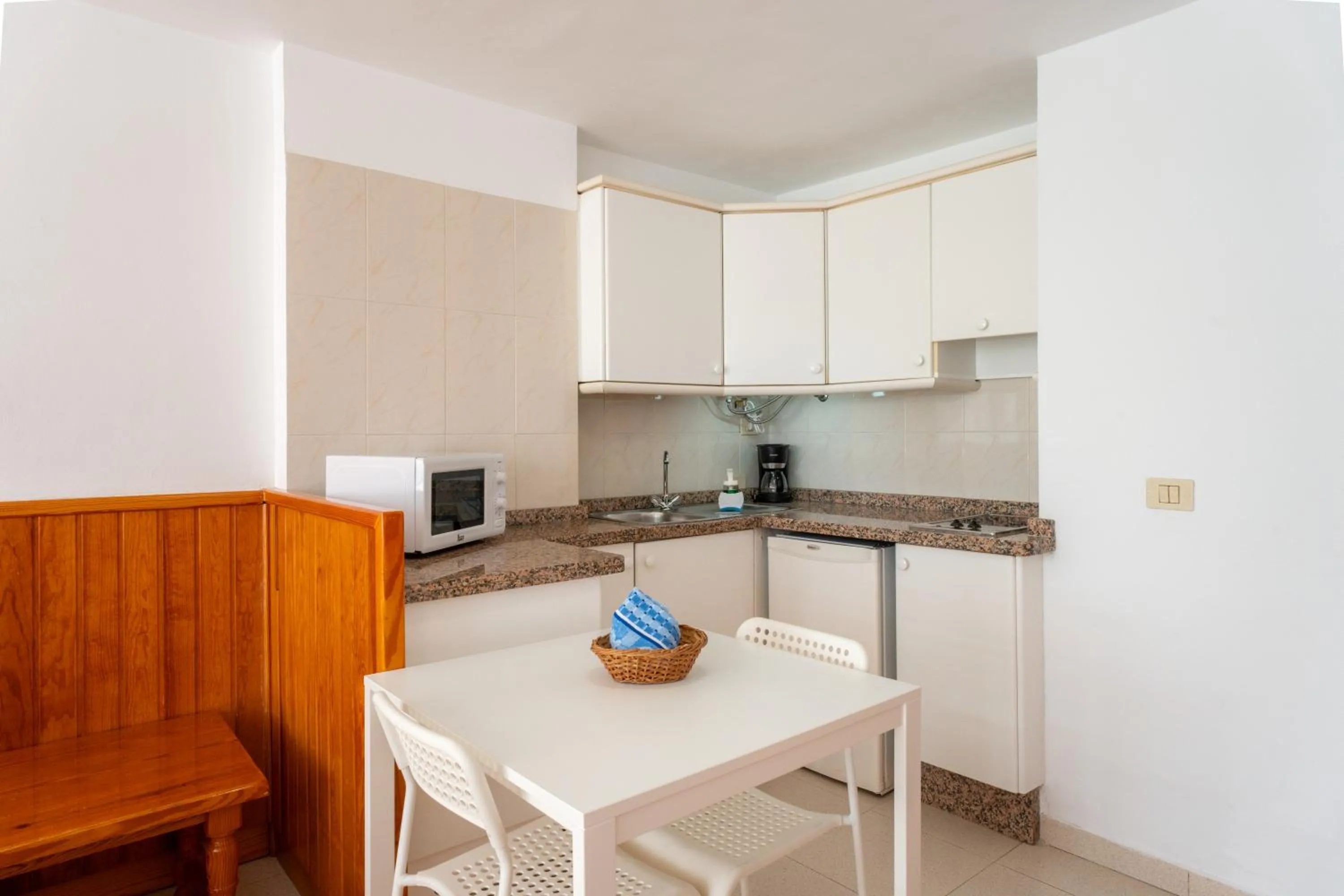 Kitchen or kitchenette in Apartamentos Borinquen