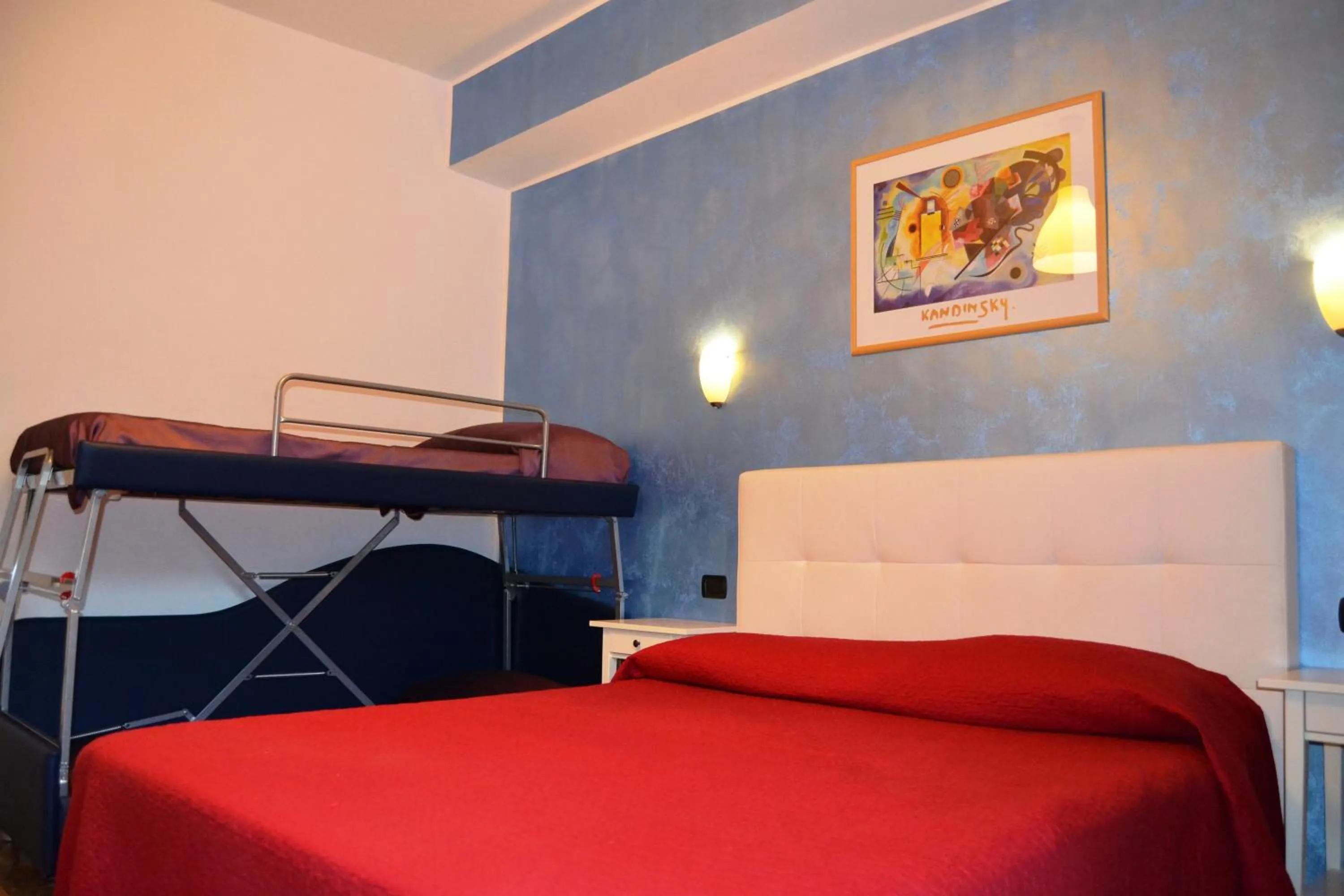 Bedroom, Bed in Diana Inn Accommodations