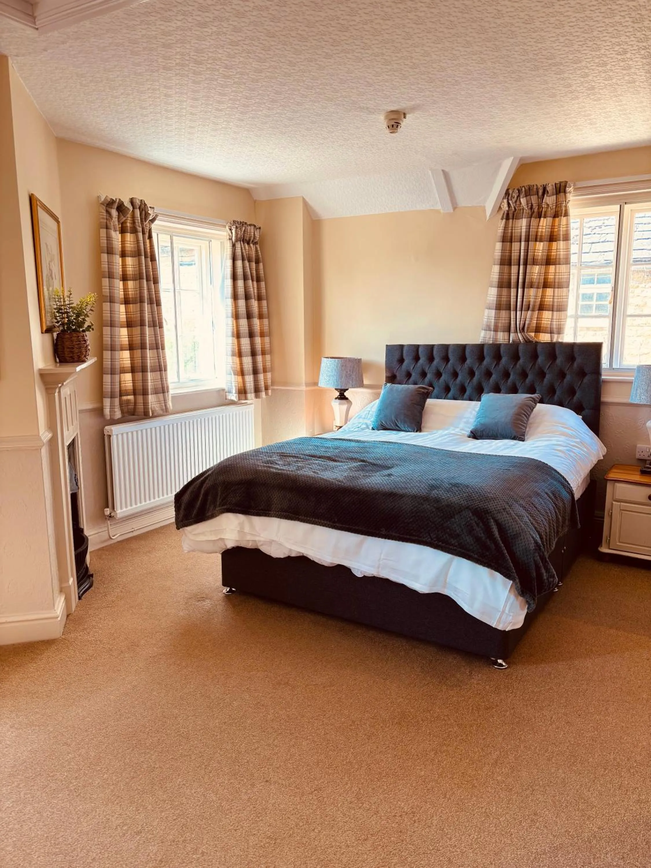 Bed in The Sibson Inn Hotel