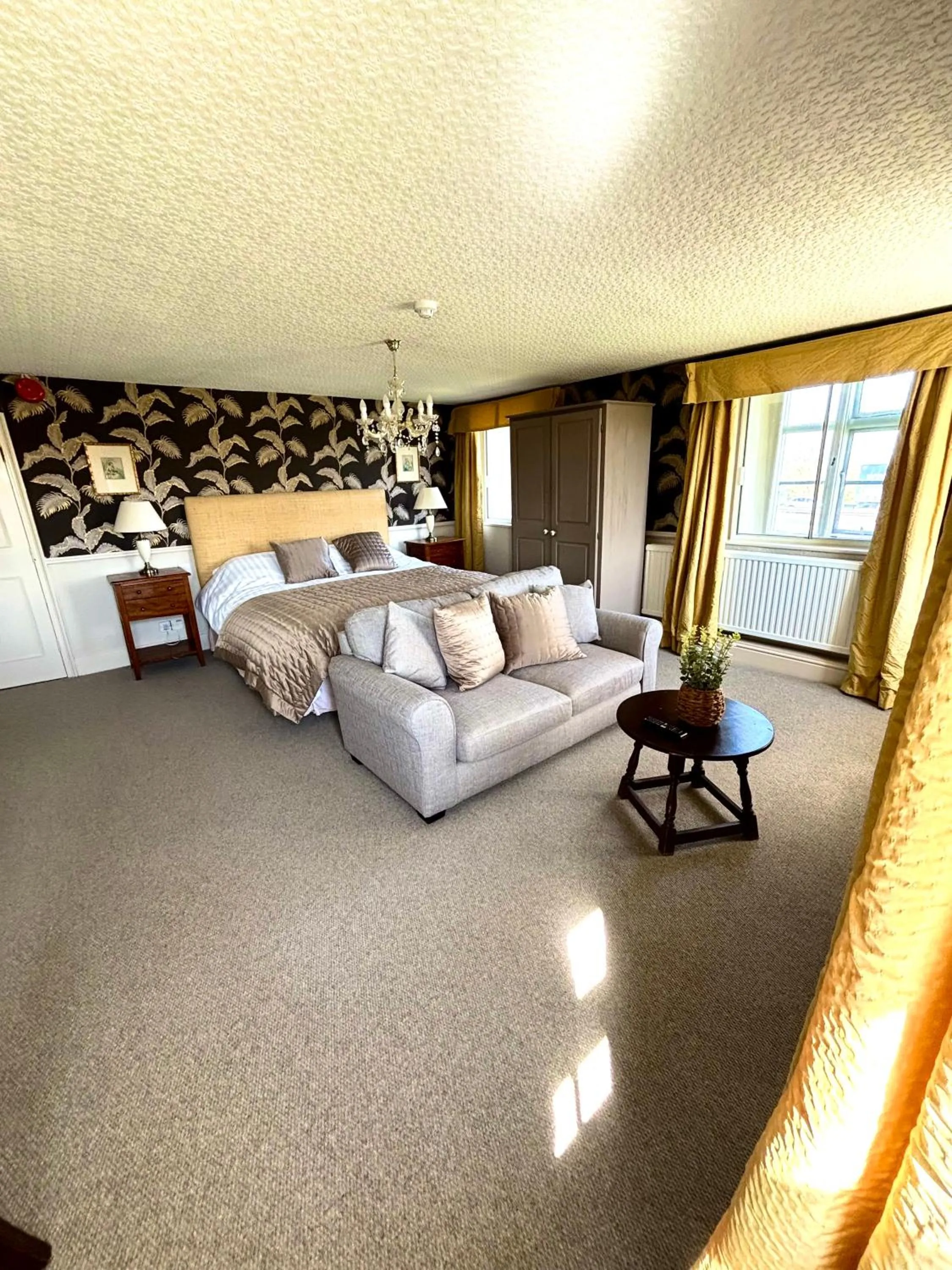 Bed in The Sibson Inn Hotel