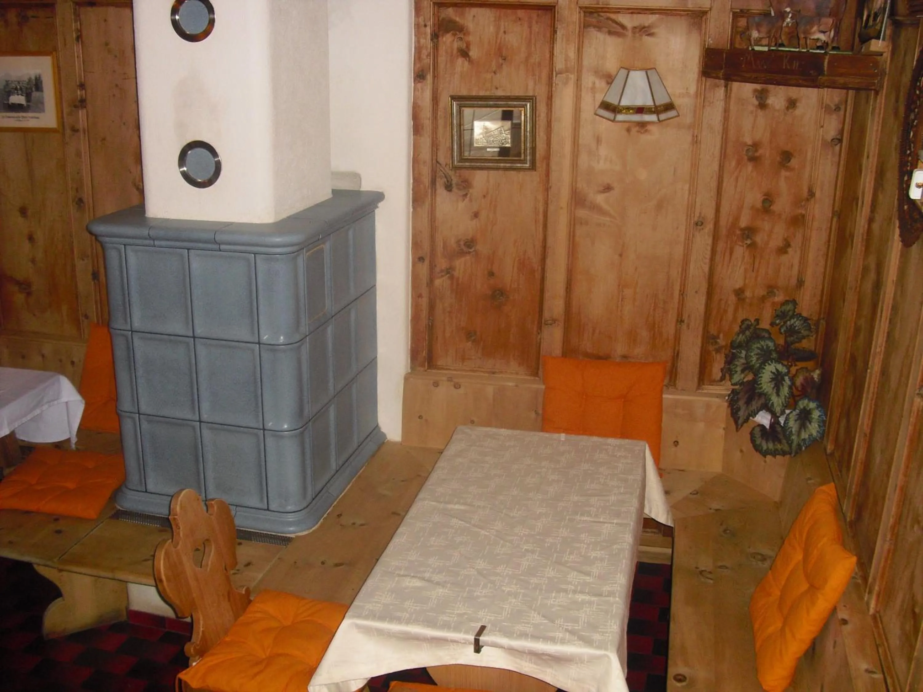 Restaurant/places to eat in Hotel Edelweiss