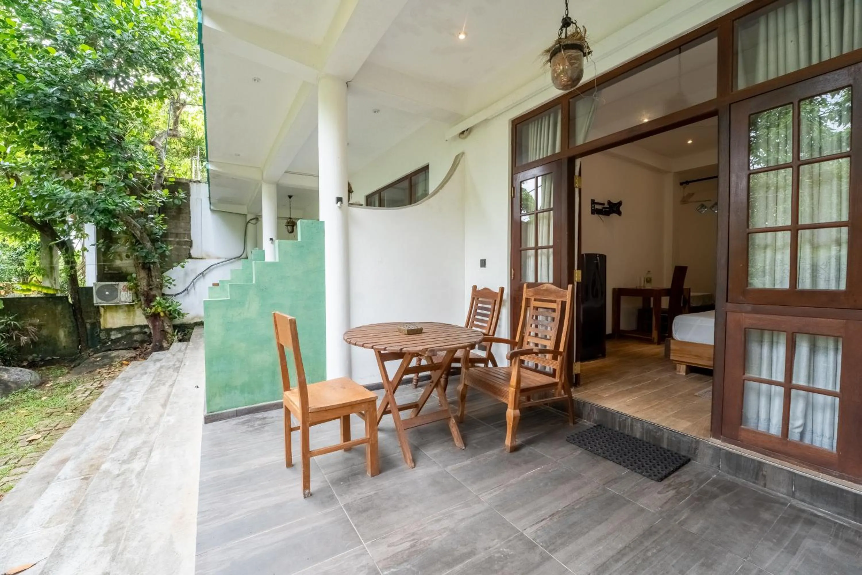 furniture in Rawanaz