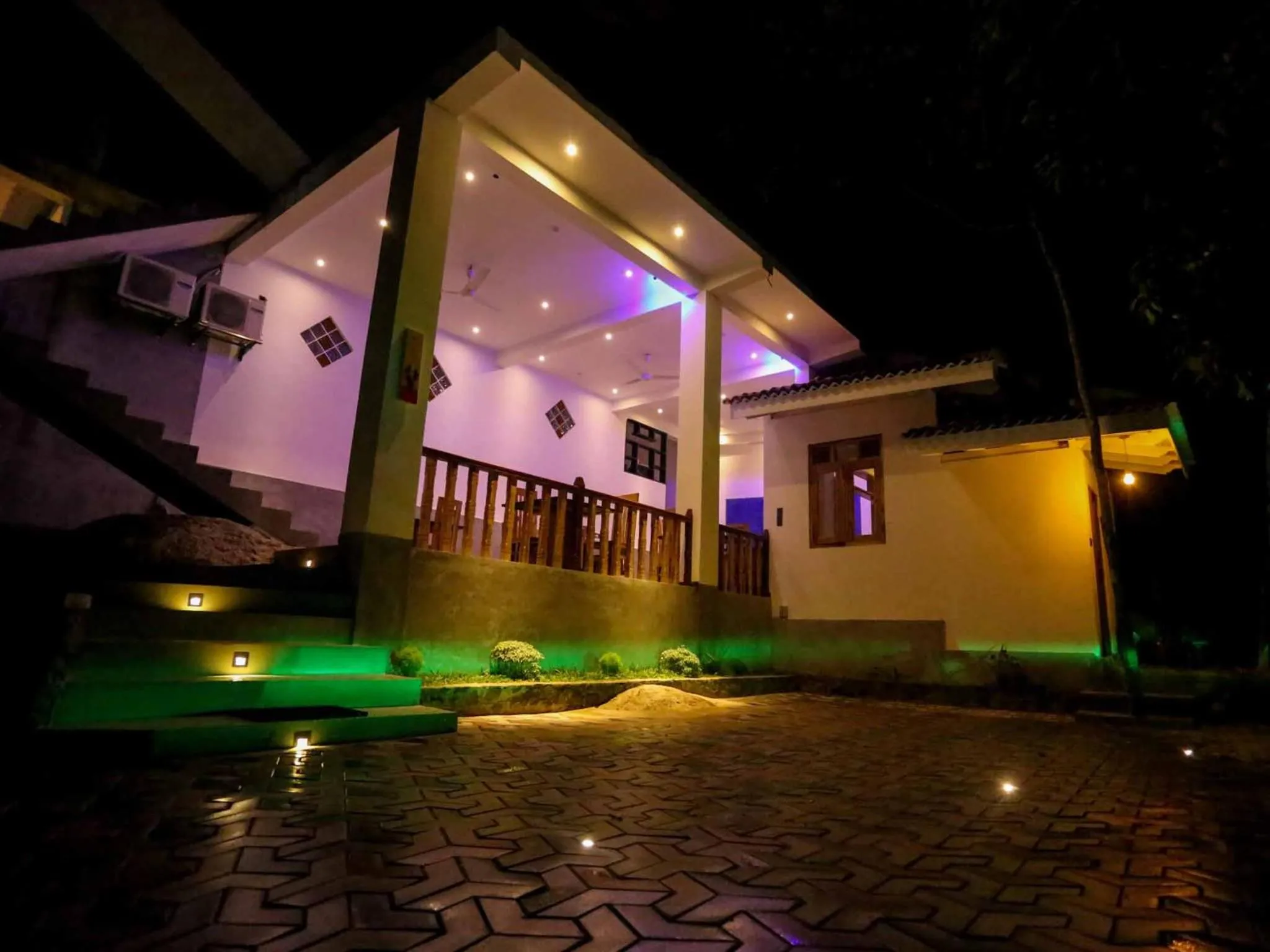 Property building in Rawanaz