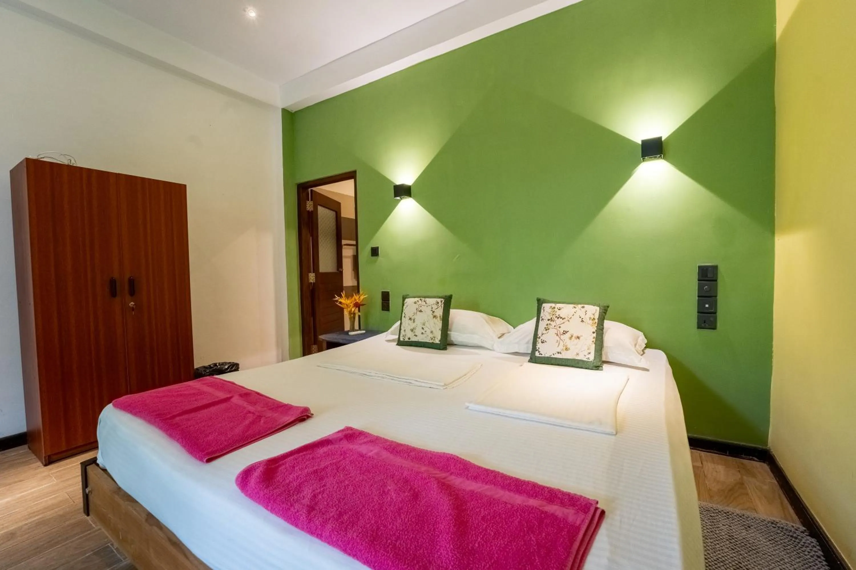 Bed in Rawanaz