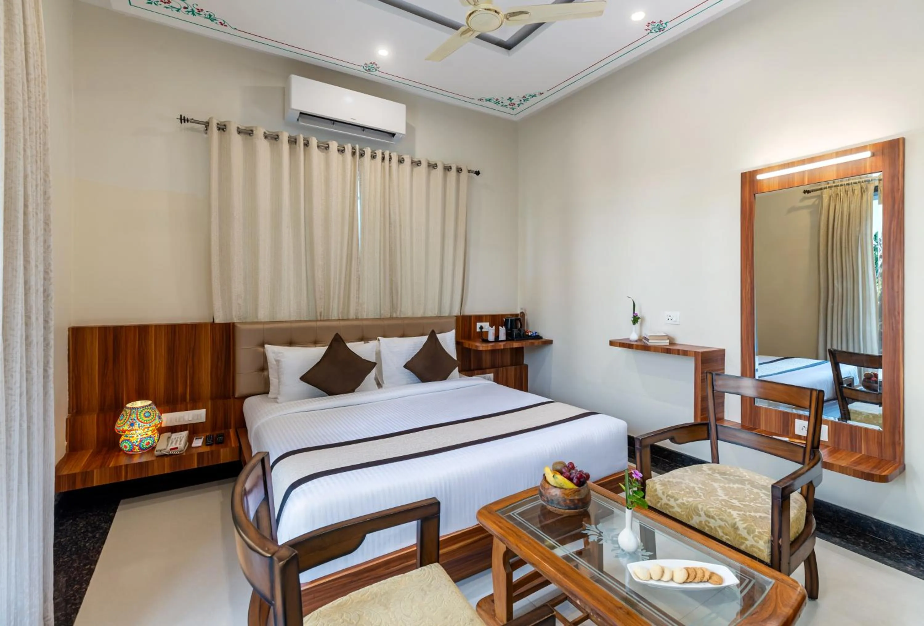 Bed in The Everest Hill Resort & Spa-Kumbhalgarh