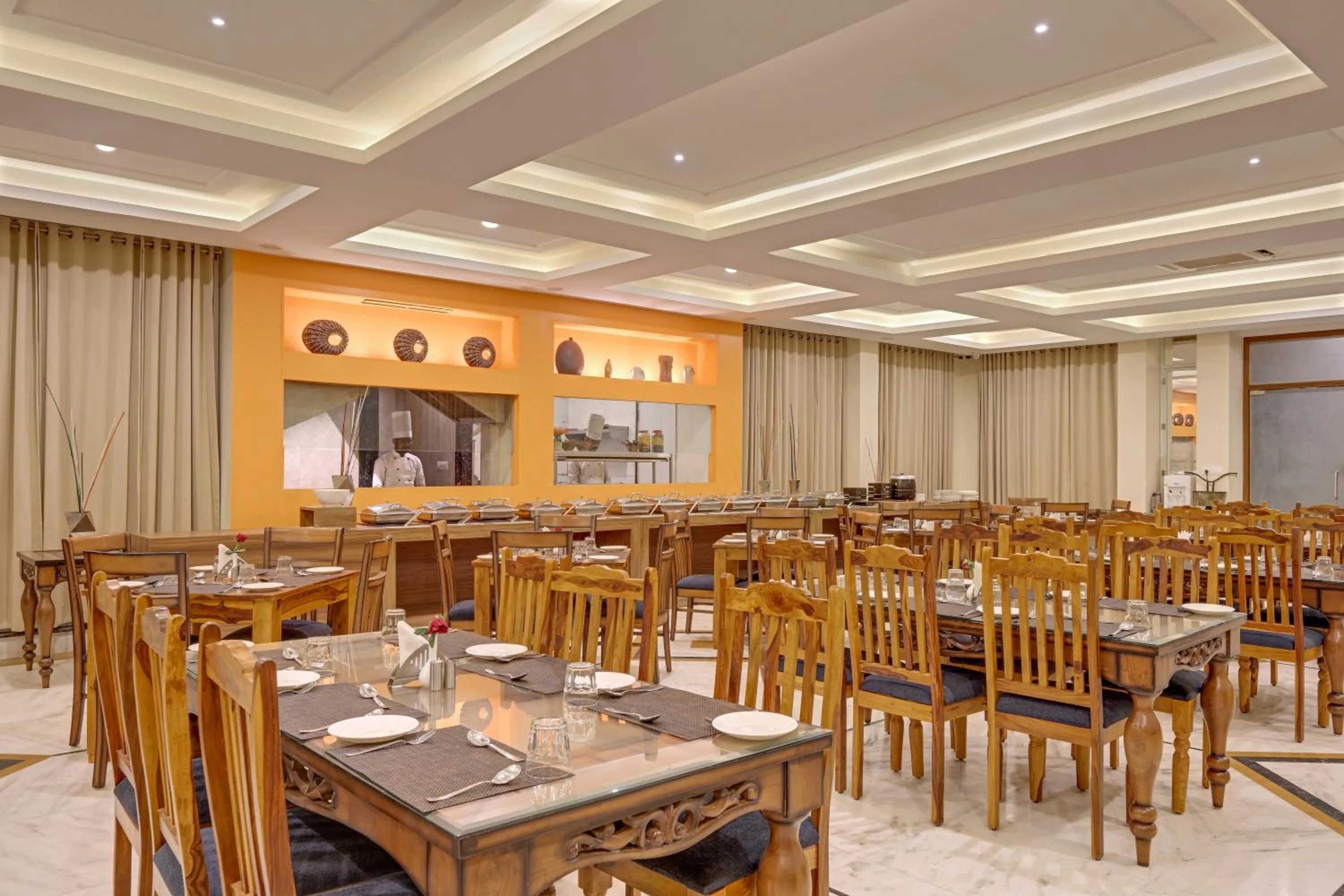 Restaurant/places to eat in The Everest Hill Resort & Spa-Kumbhalgarh