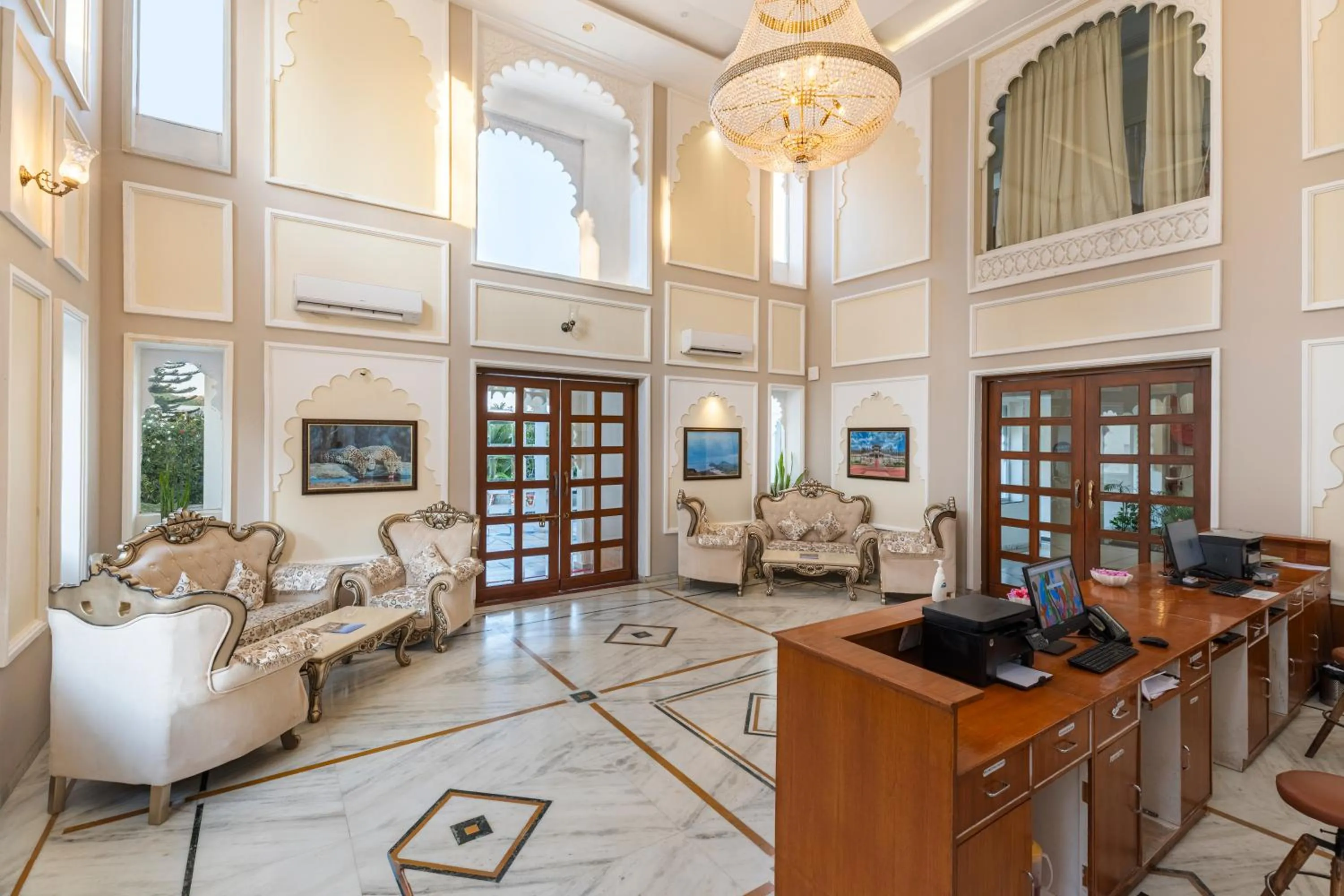 Lobby or reception in The Everest Hill Resort & Spa-Kumbhalgarh