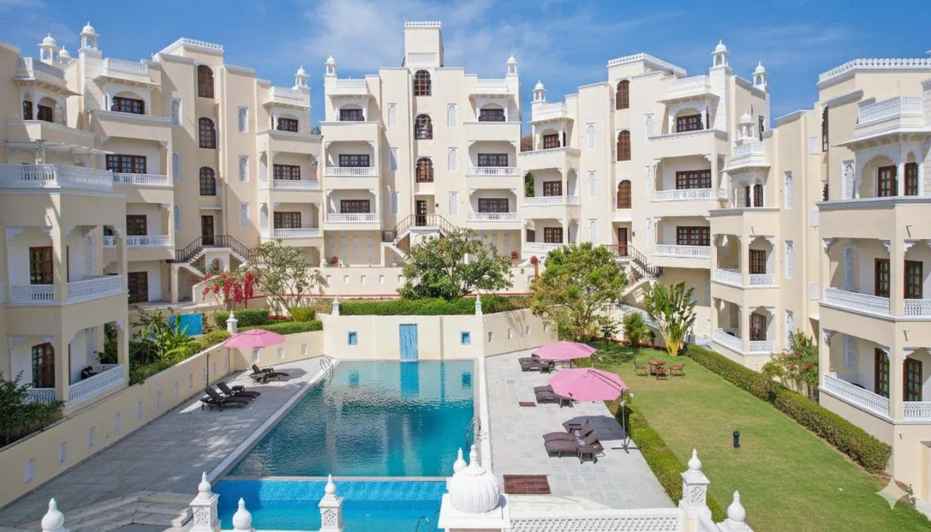 Swimming pool in The Everest Hill Resort & Spa-Kumbhalgarh