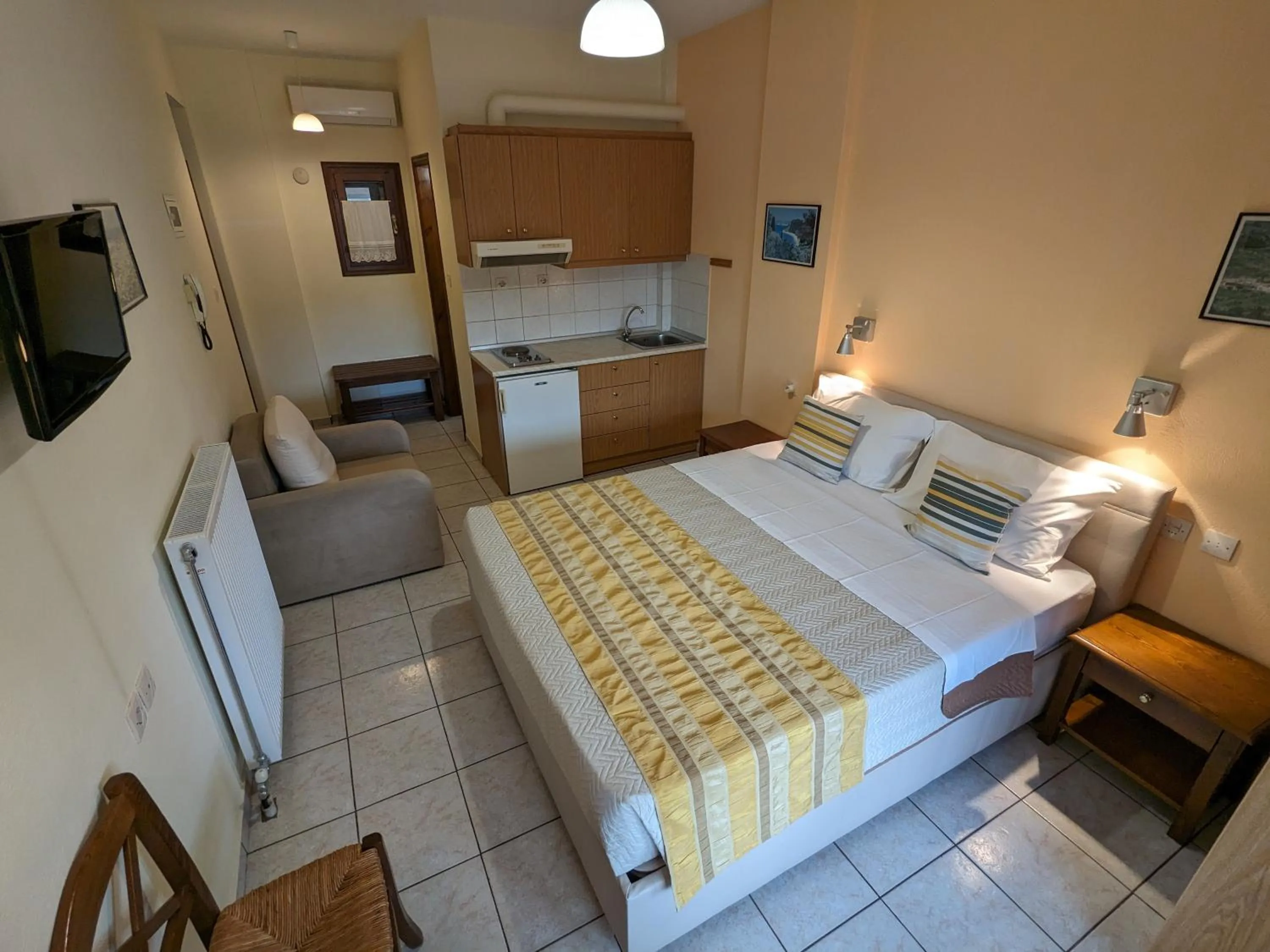 Pagaseon Rooms and Apartments