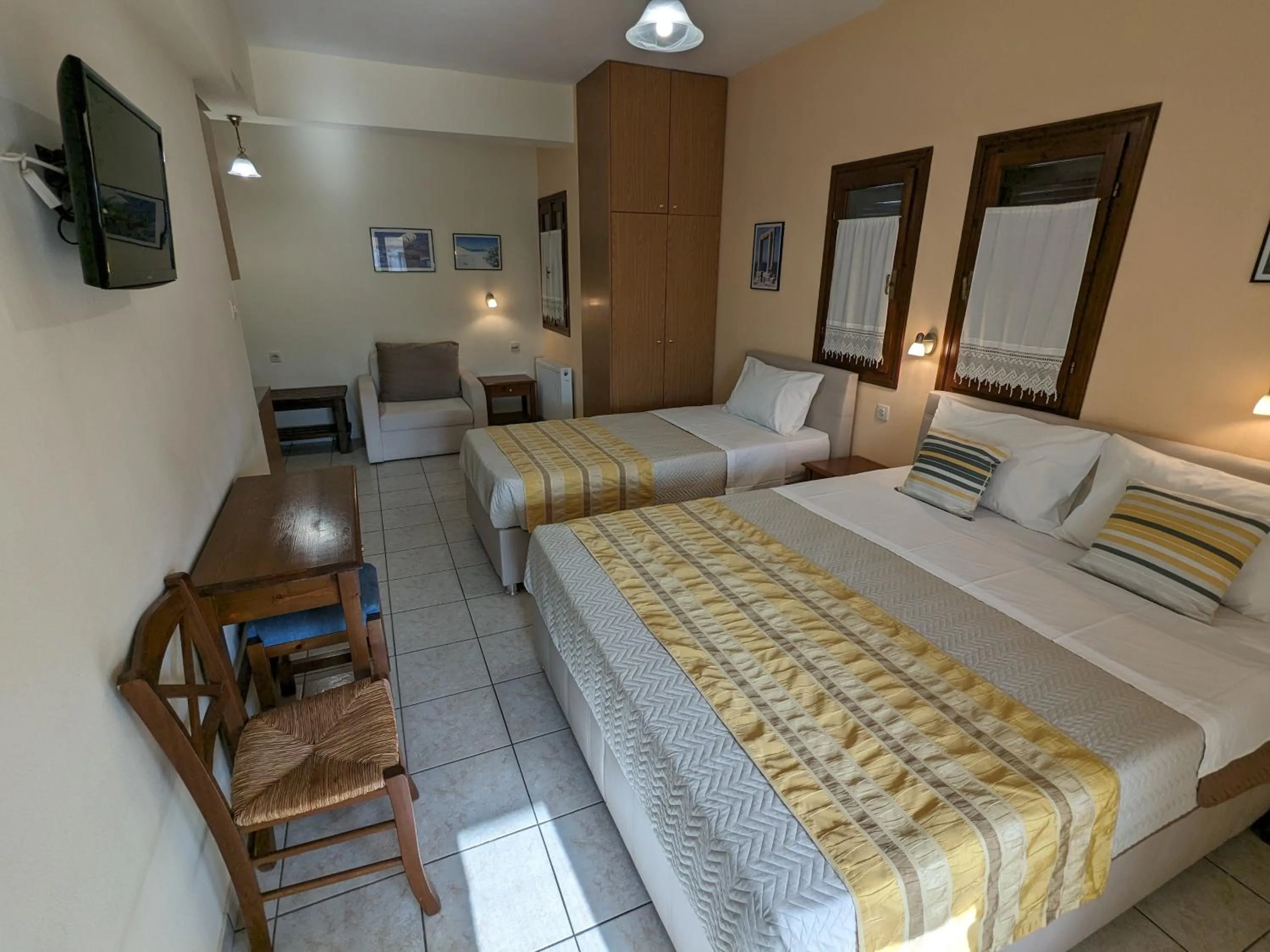 Pagaseon Rooms and Apartments