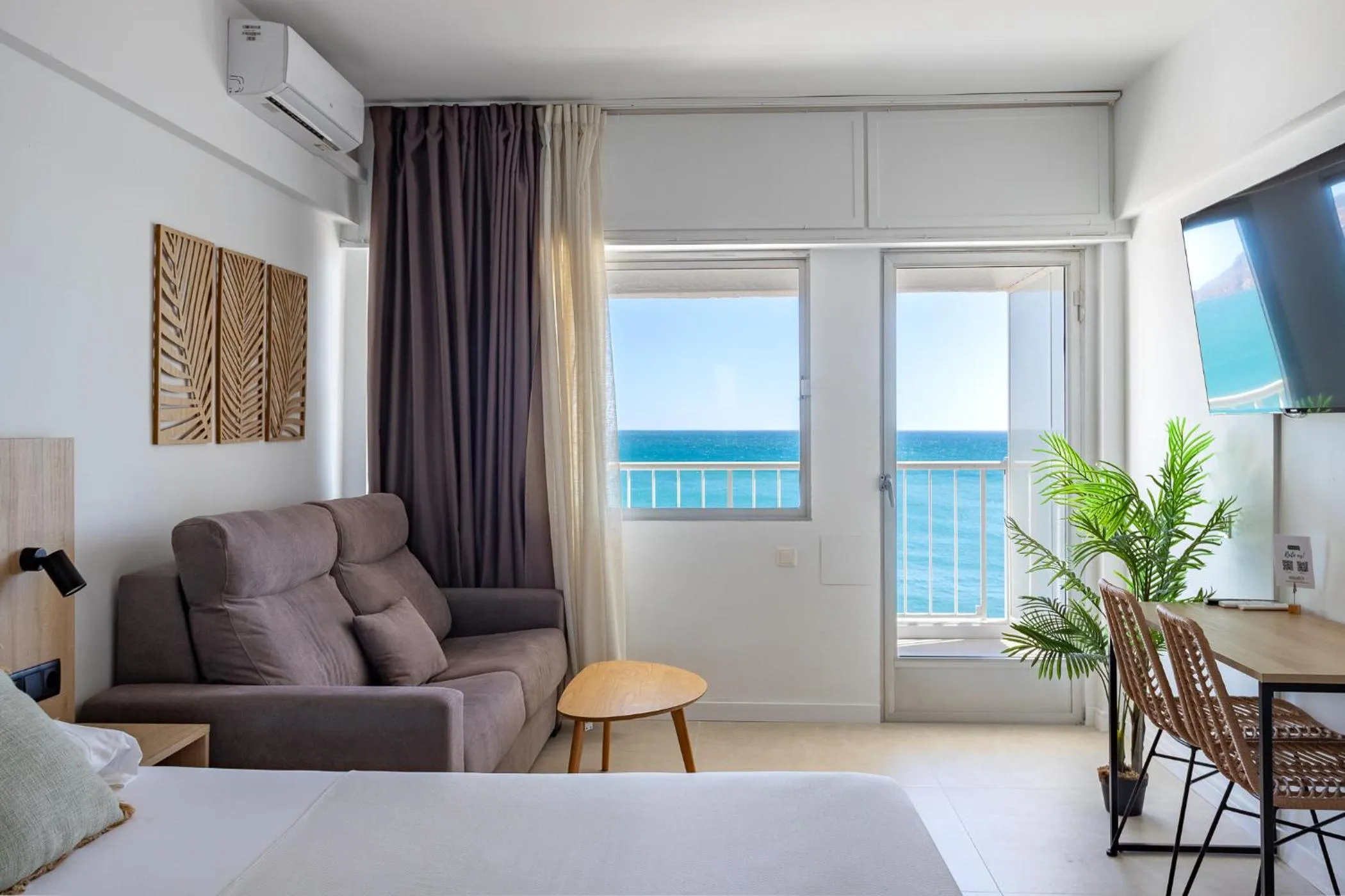 Living room, Bed in Apartamentos Mirador