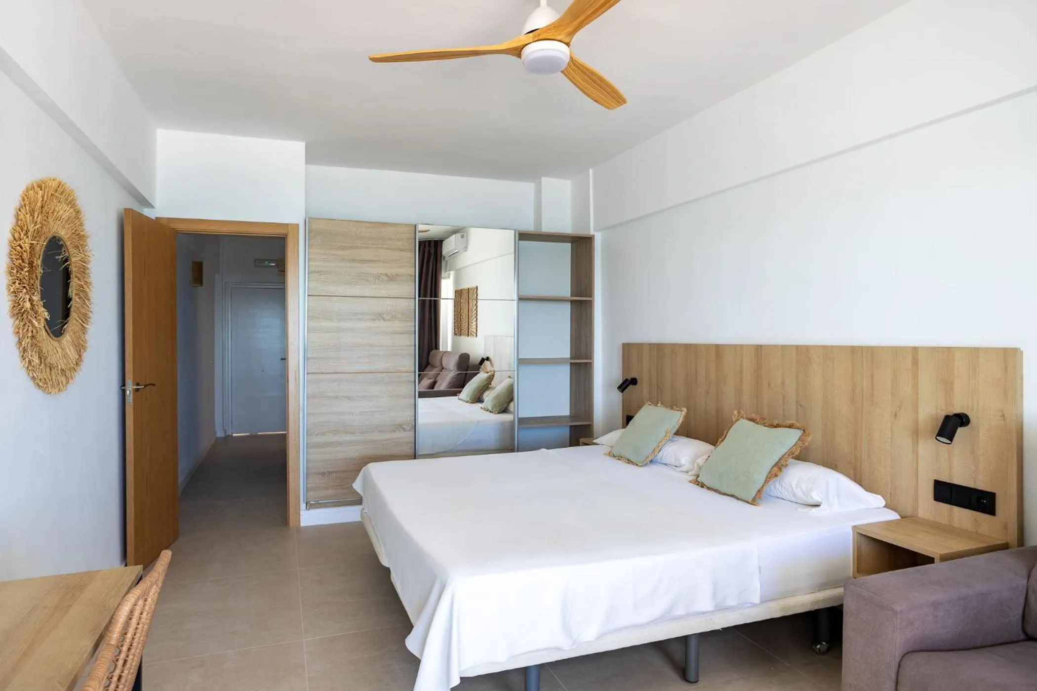 Bedroom, Bed in Apartamentos Mirador