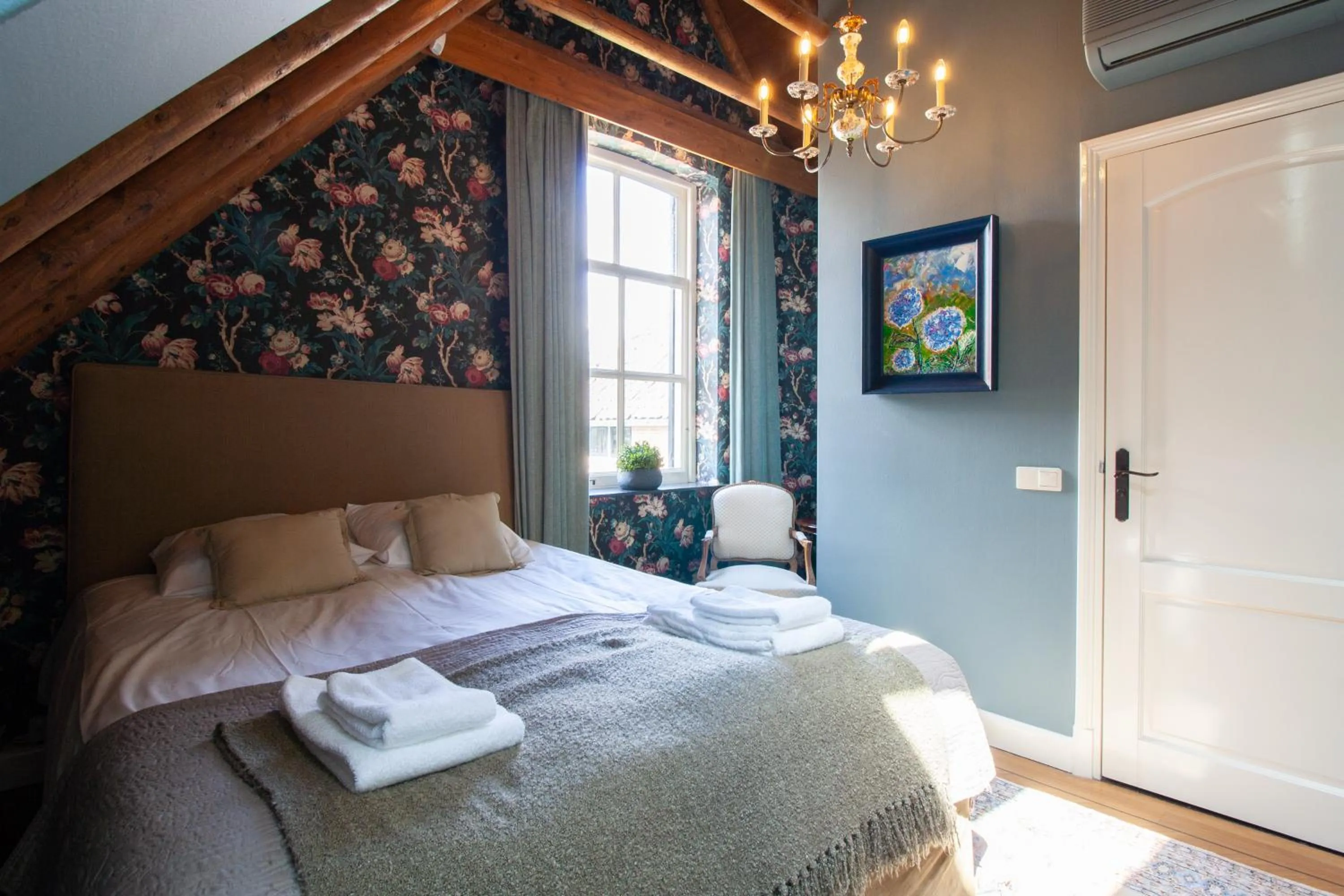 Bedroom, Bed in Villa Veertien