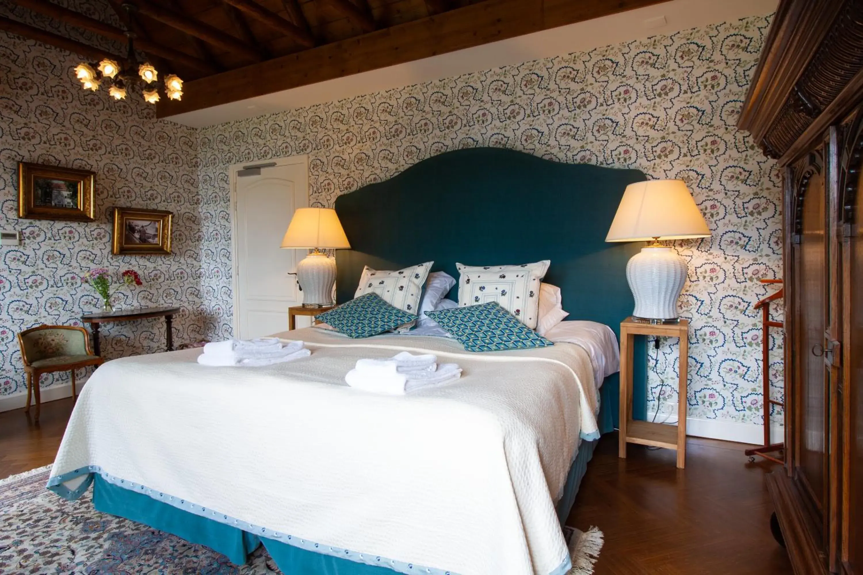 Large Double Room in Villa Veertien Large Double Room in Villa Veertien