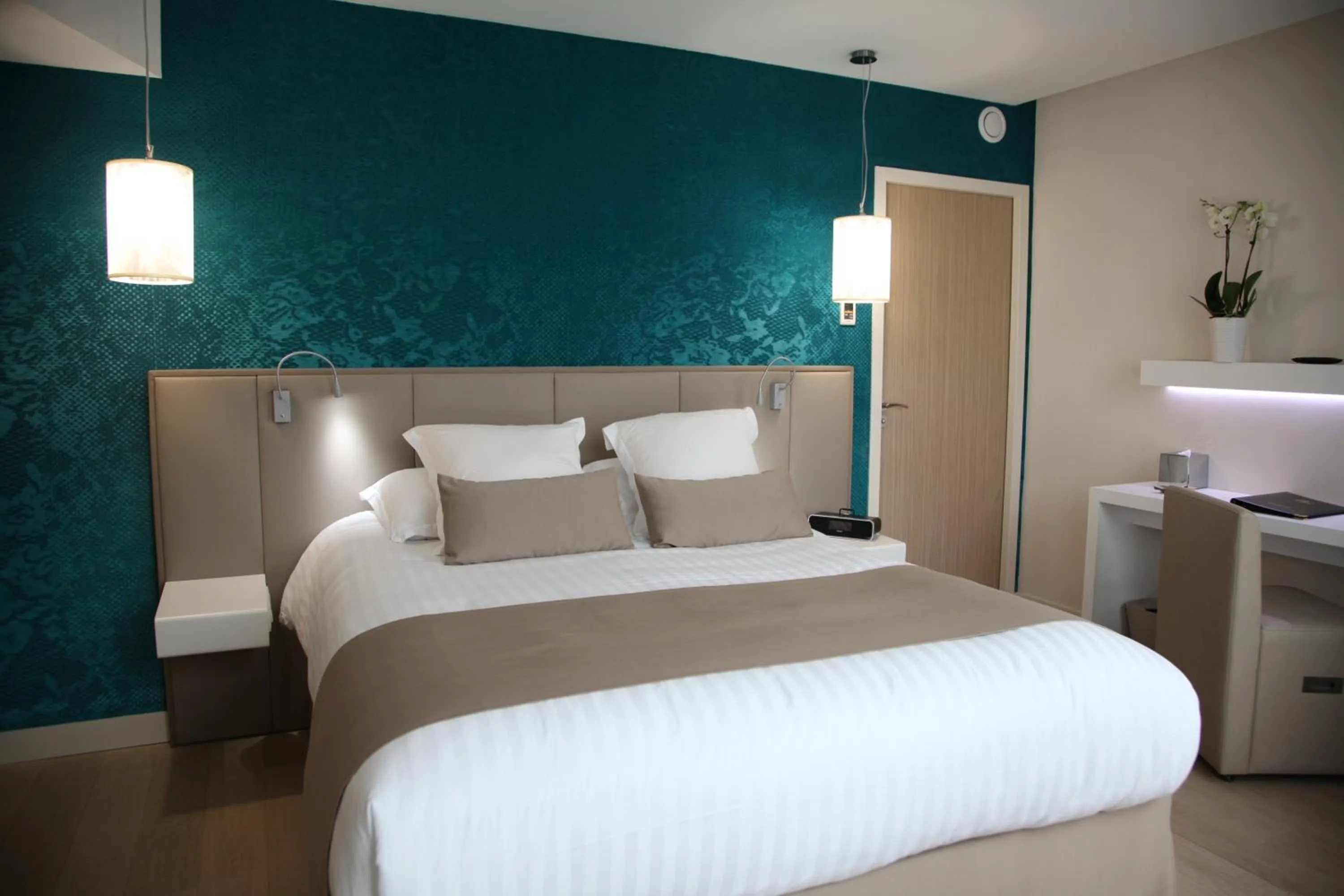 Bed in Best Western Premier Why Hotel