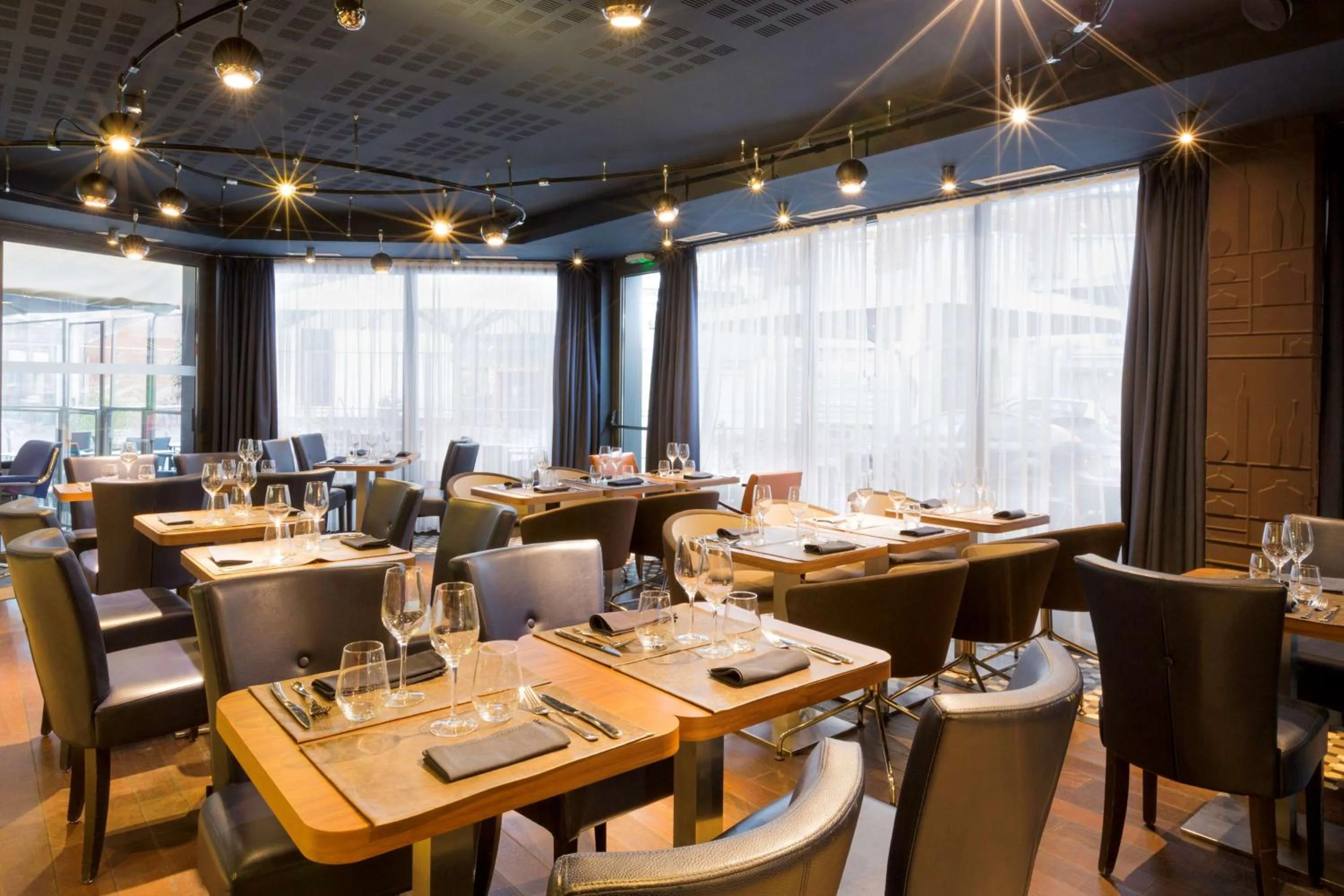 Restaurant/places to eat in Best Western Premier Why Hotel