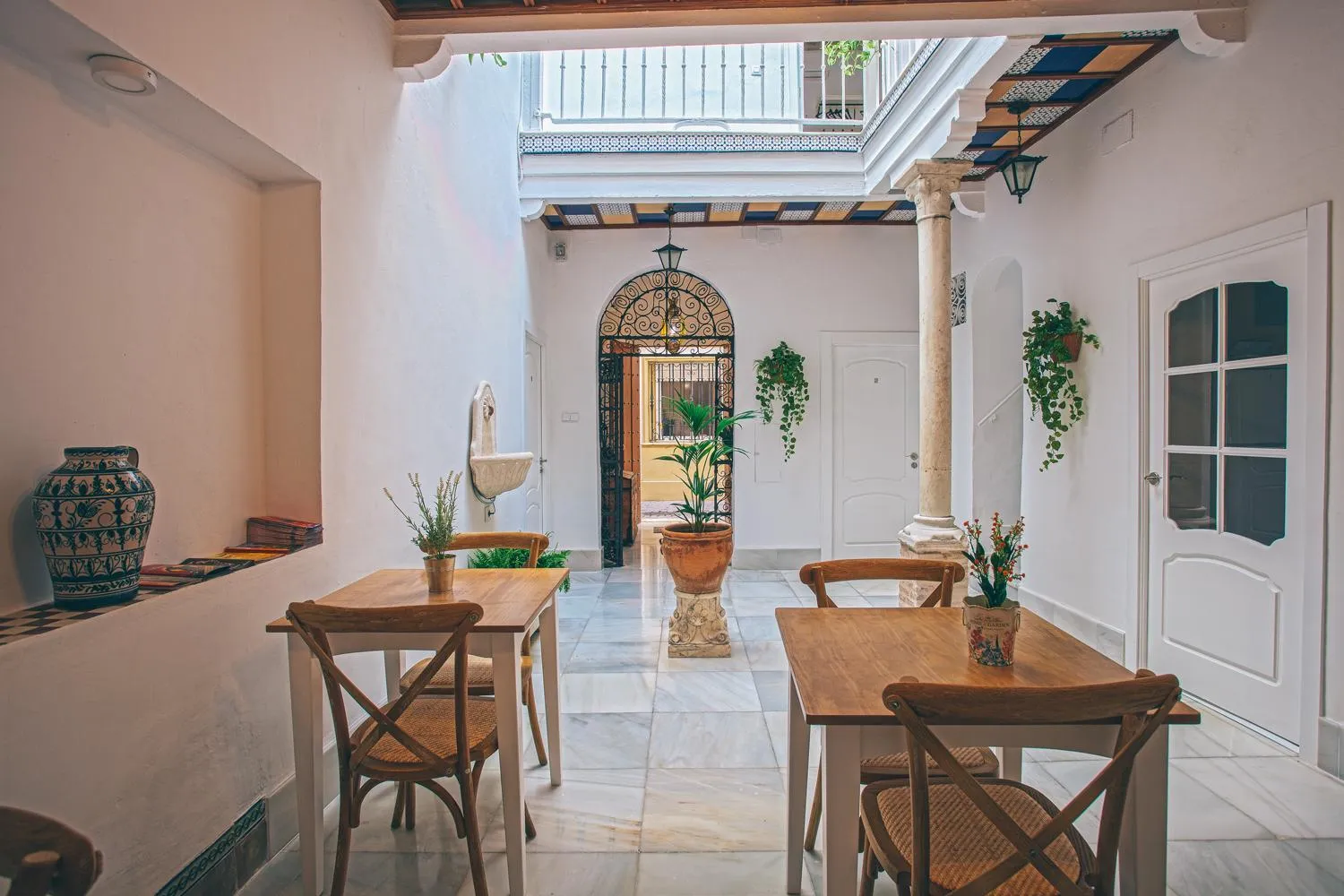 Dining area in Alcázar de María