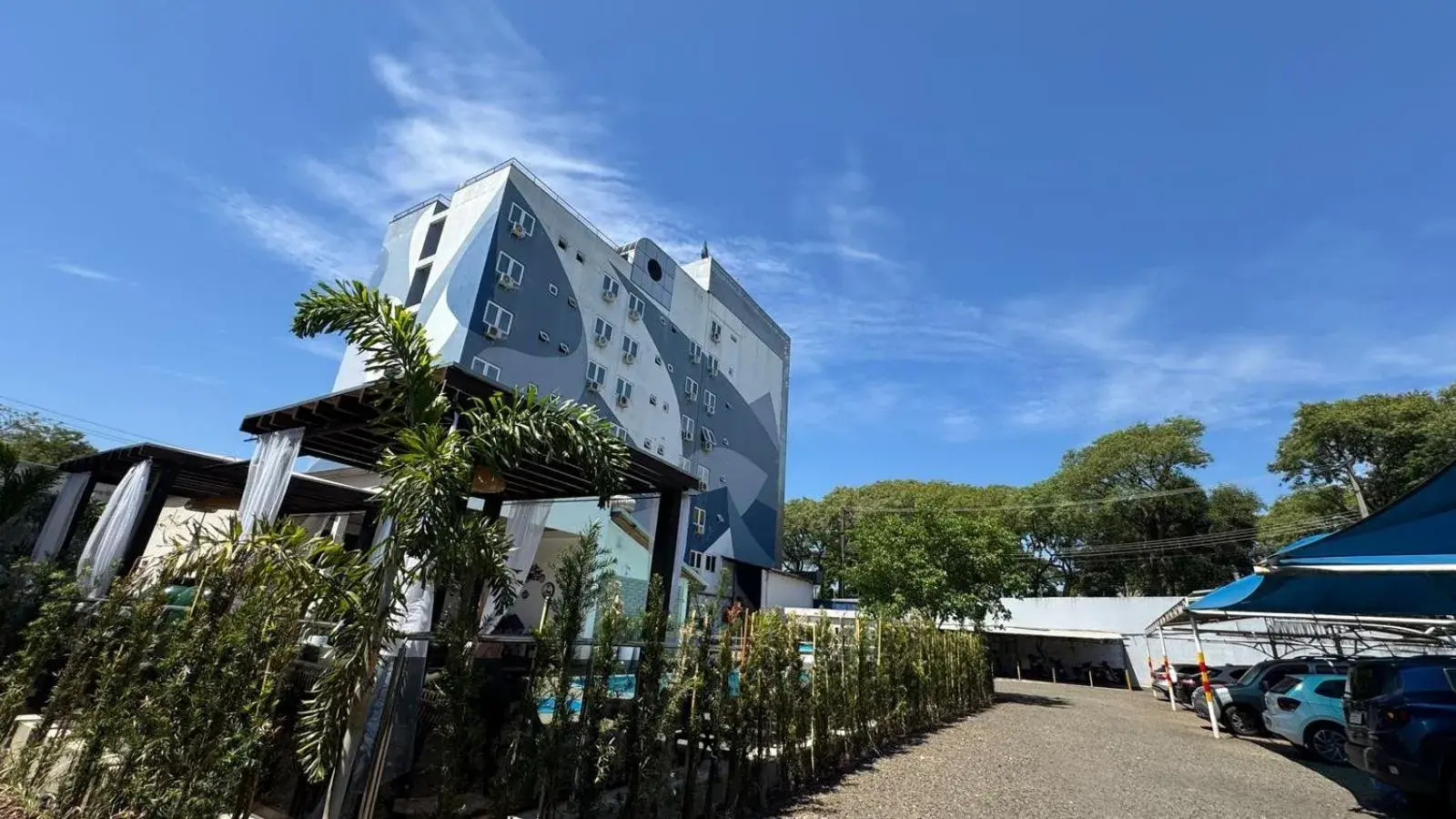 Facade/entrance in Hotel Portinari Ponte da Amizade Facade/entrance in Hotel Portinari Ponte da Amizade