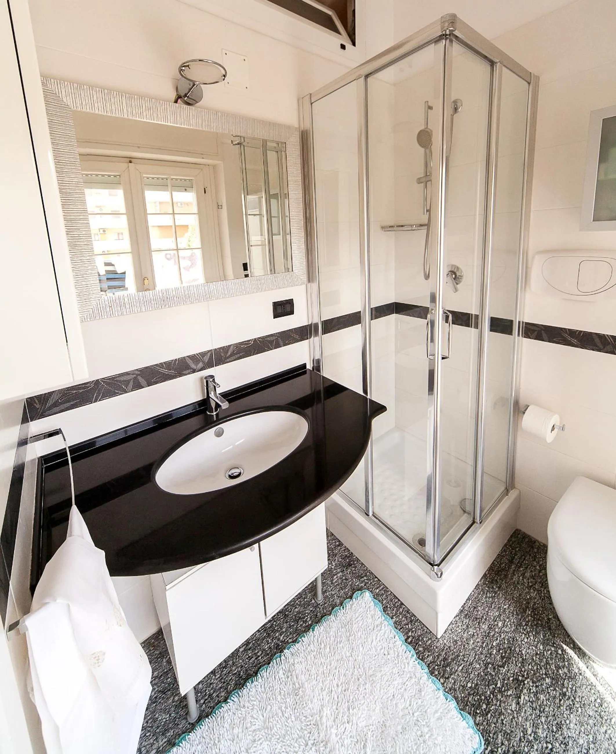 Shower in B&B Magna Grecia di Gallitelli