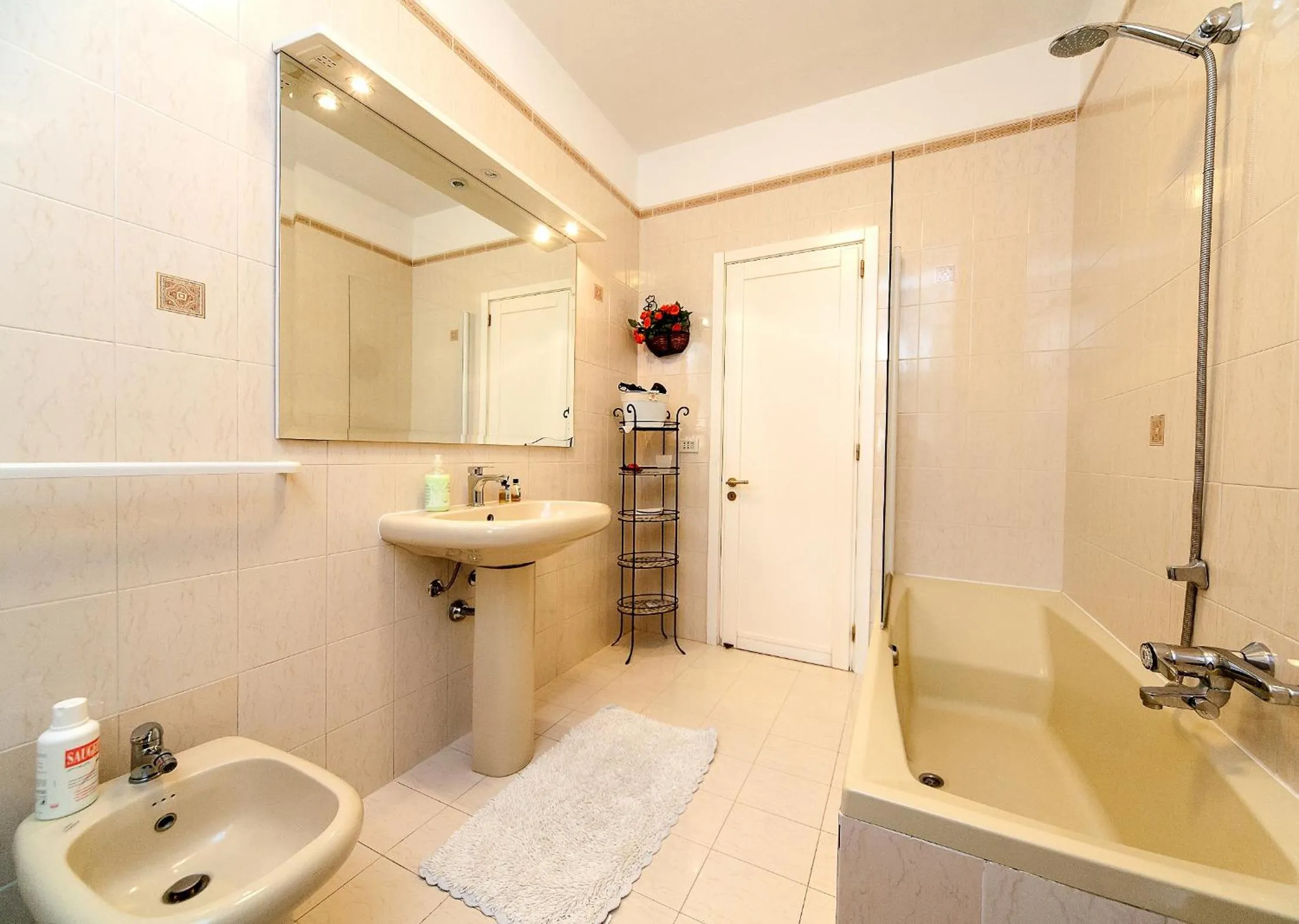 Shower in B&B Magna Grecia di Gallitelli