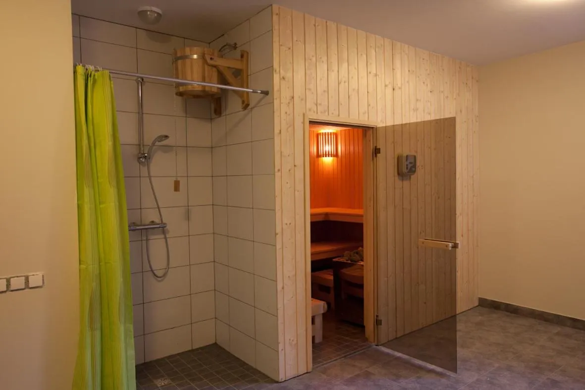 Bathroom in Love Island 2