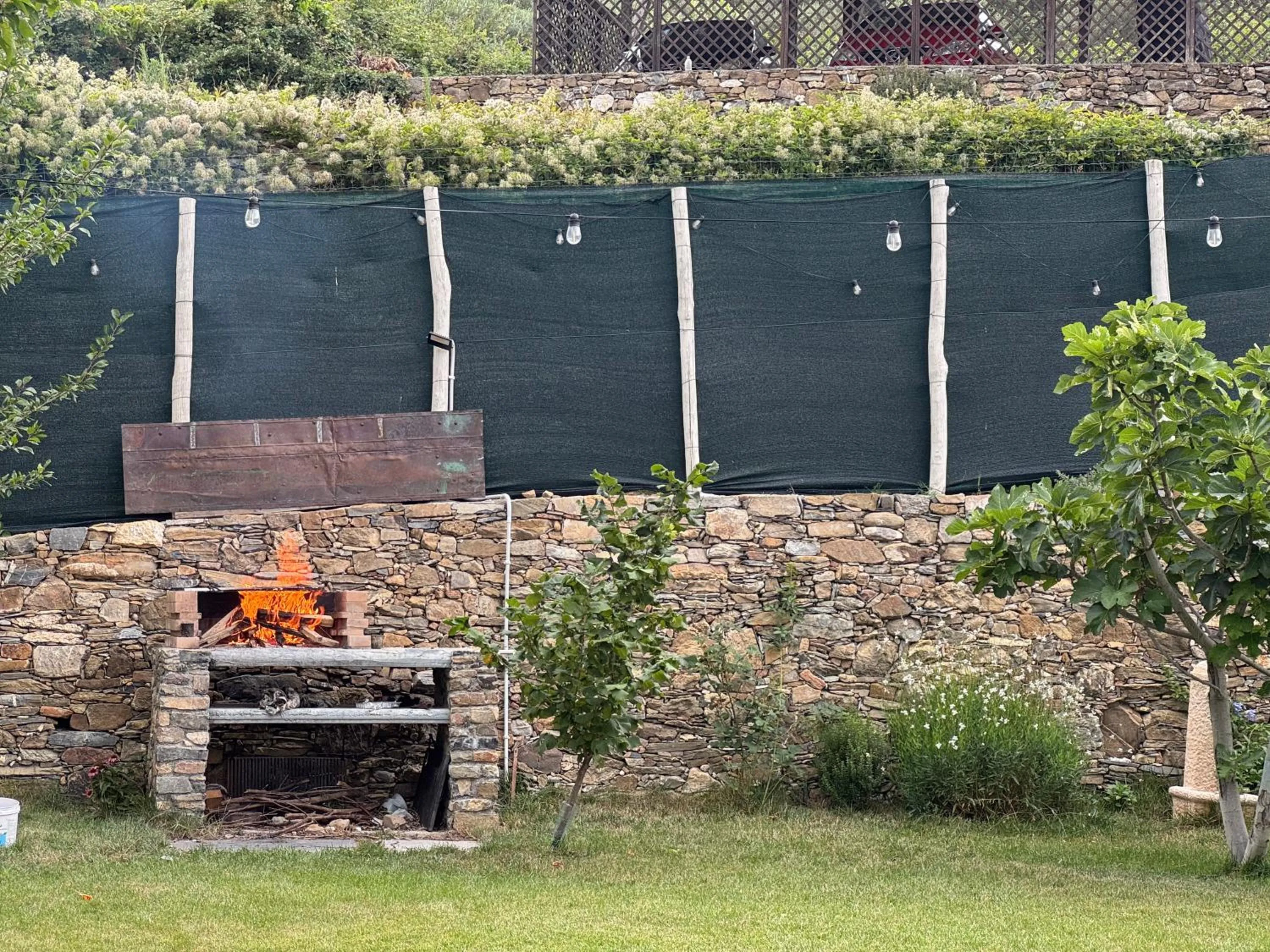 BBQ facilities in Ligo