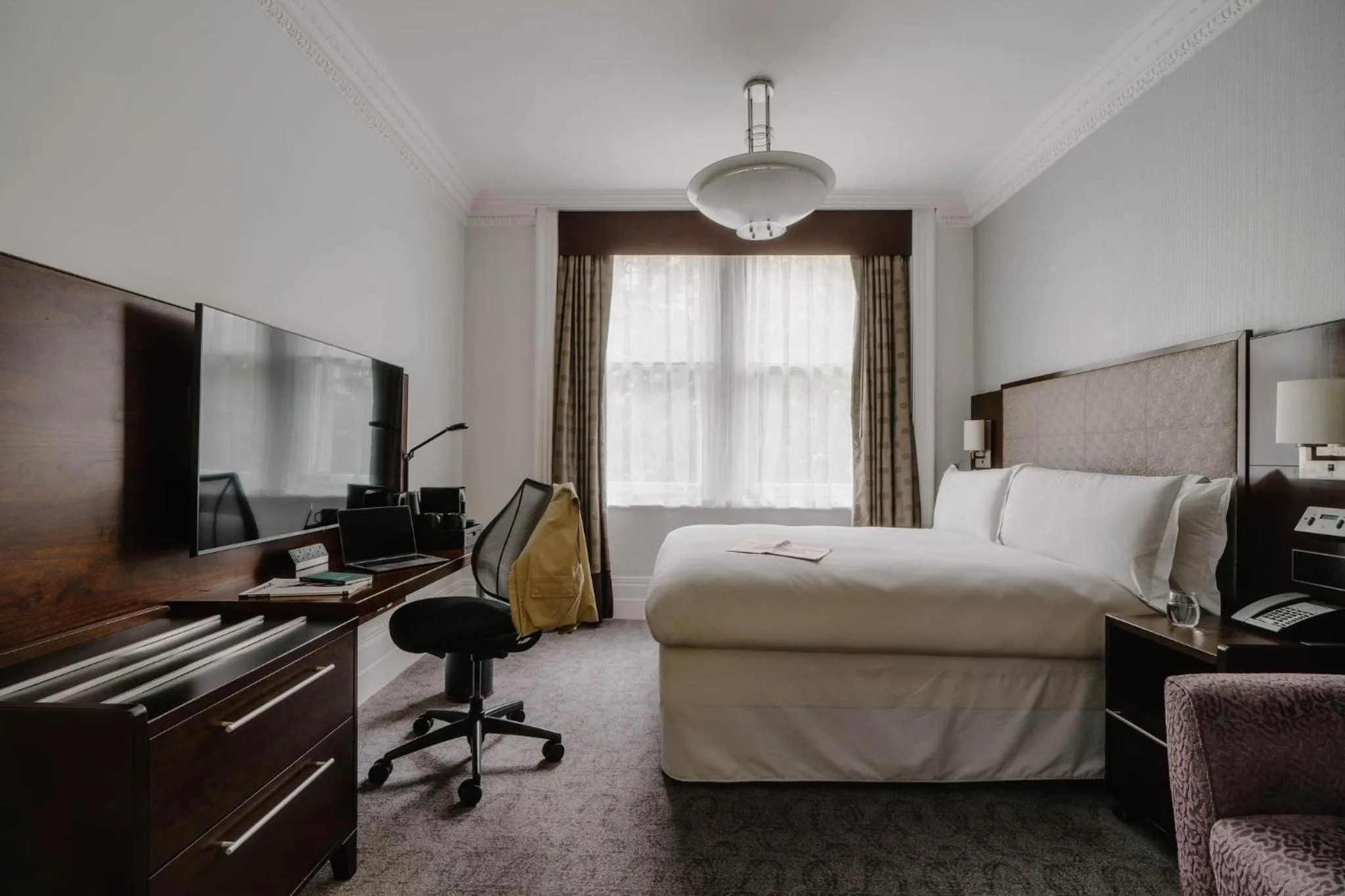 Photo of the whole room, Bed in Club Quarters Hotel Trafalgar Square, London