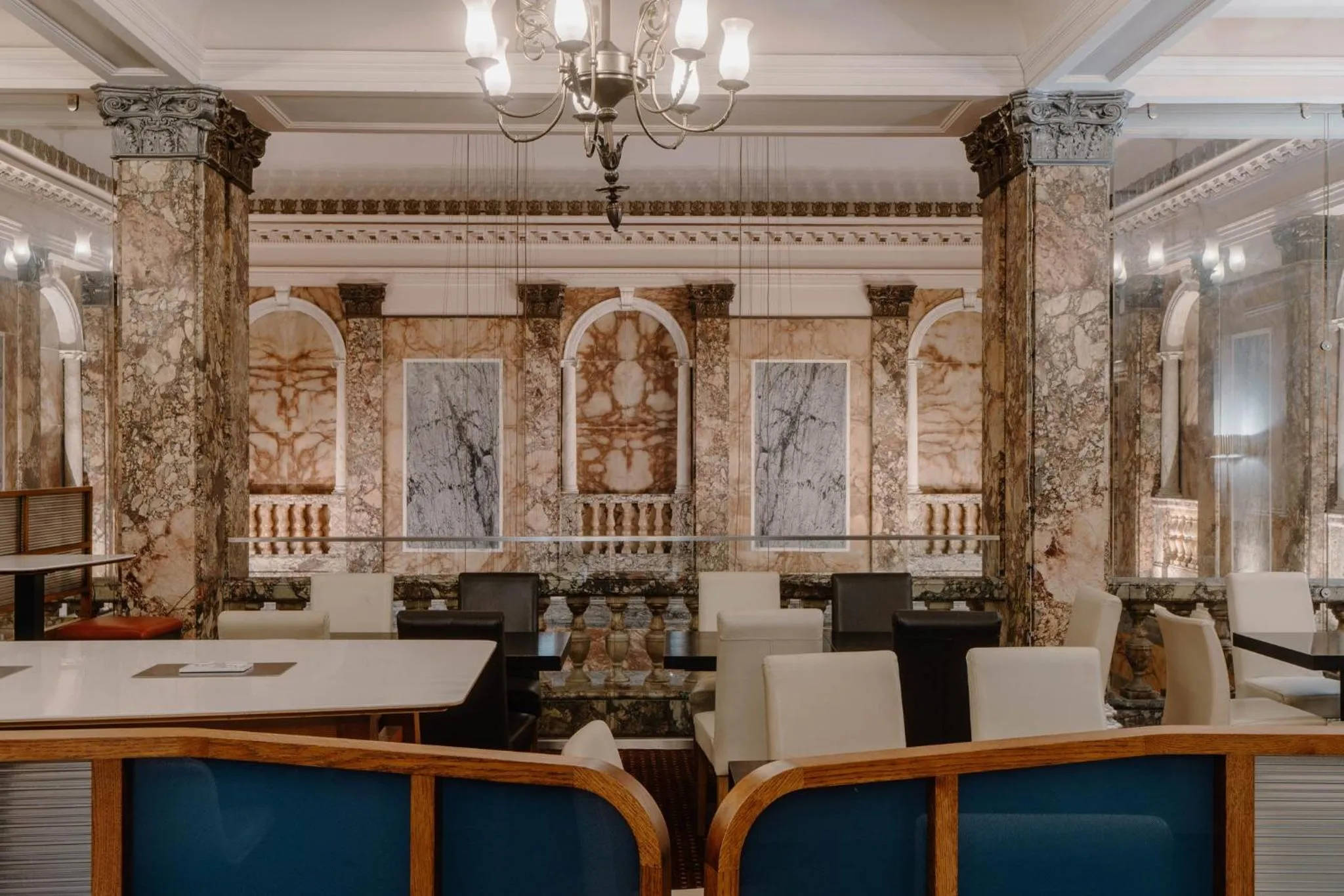 Lounge or bar in Club Quarters Hotel Trafalgar Square, London