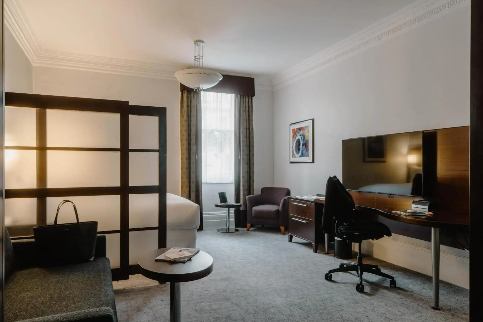 Photo of the whole room in Club Quarters Hotel Trafalgar Square, London Photo of the whole room in Club Quarters Hotel Trafalgar Square, London